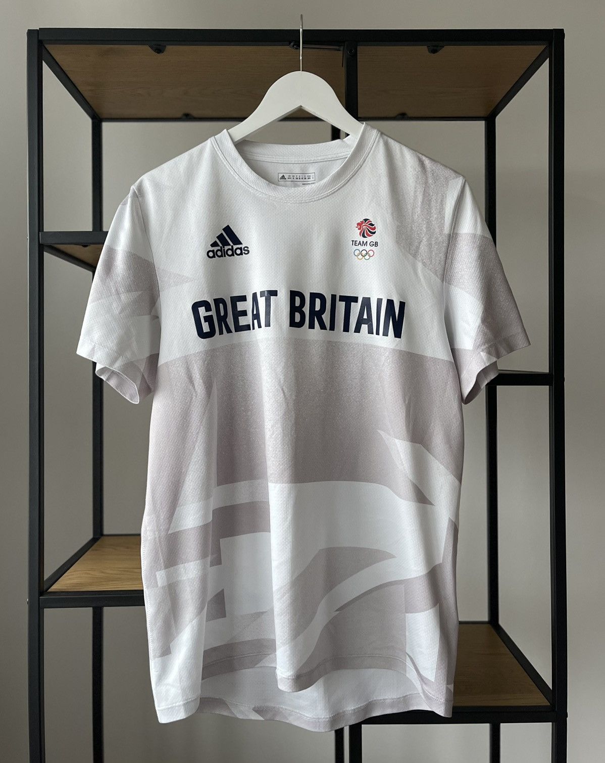 Adidas × Costume National Olympic Games 2020 Great Britain Team GB Adidas Shirt M Size US M / EU 48-50 / 2 - 1 Thumbnail
