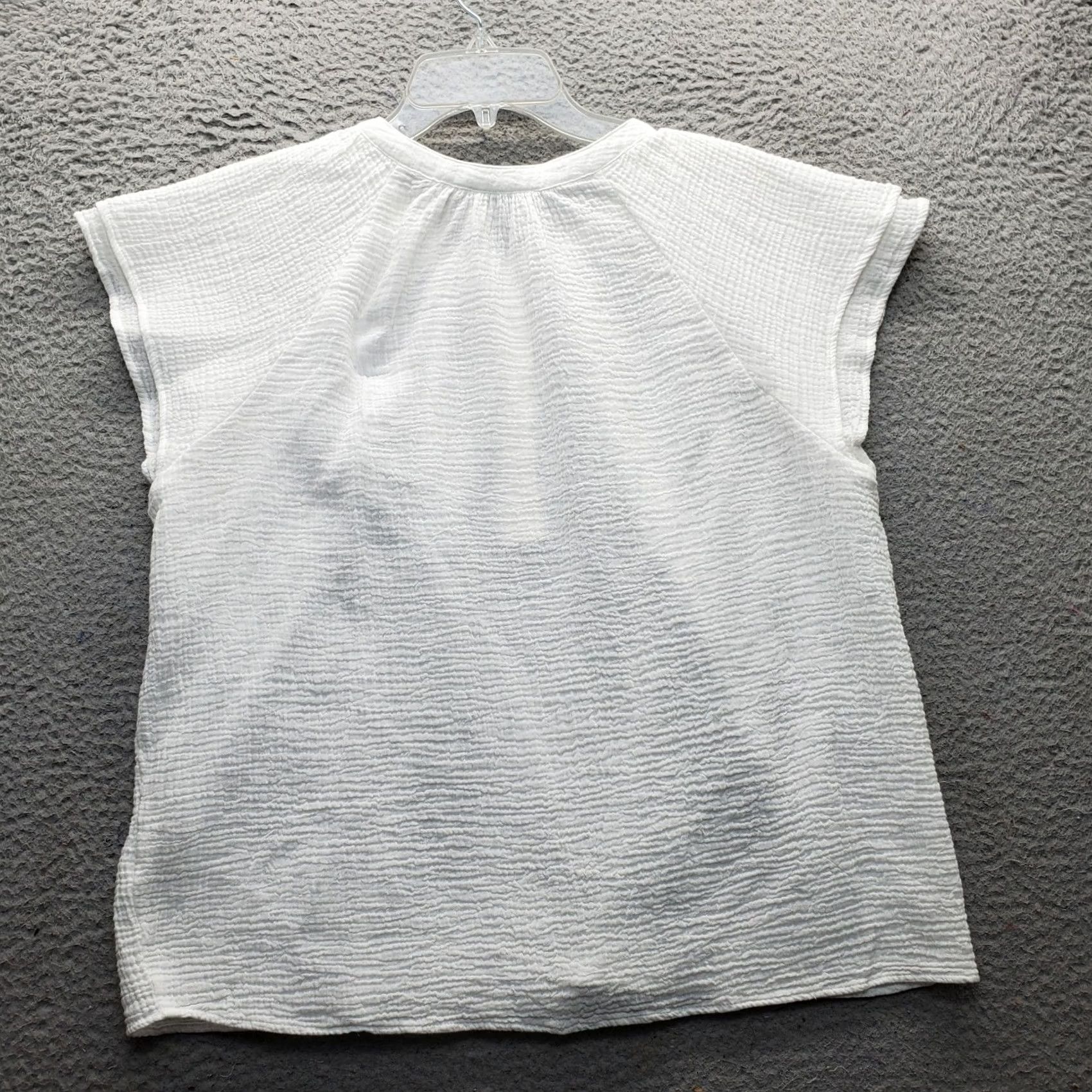 Calvin Klein Calvin Klein Blouse Top Womens L White Puckered Texture Short Sleeve Henley Size L / US 10 / IT 46 - 2 Thumbnail