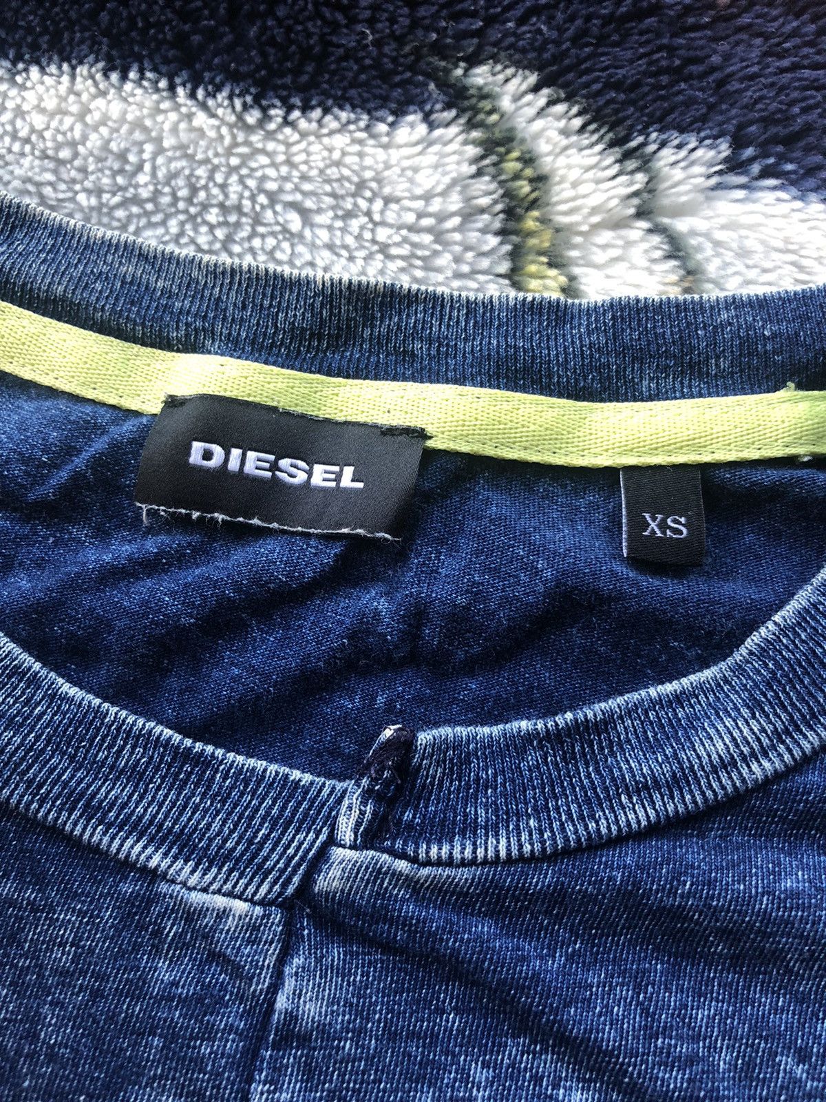 Diesel Vintage Diesel Plain Blue Distressed Shirt Tee Size US XS / EU 42 / 0 - 7 Thumbnail