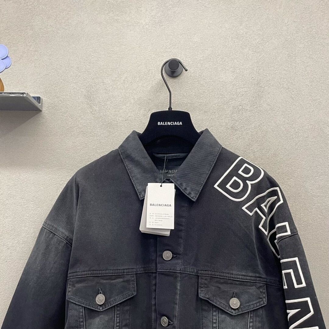 Balenciaga balenciaga denim jacket size s new style Size US S / EU 44-46 / 1 - 4 Thumbnail