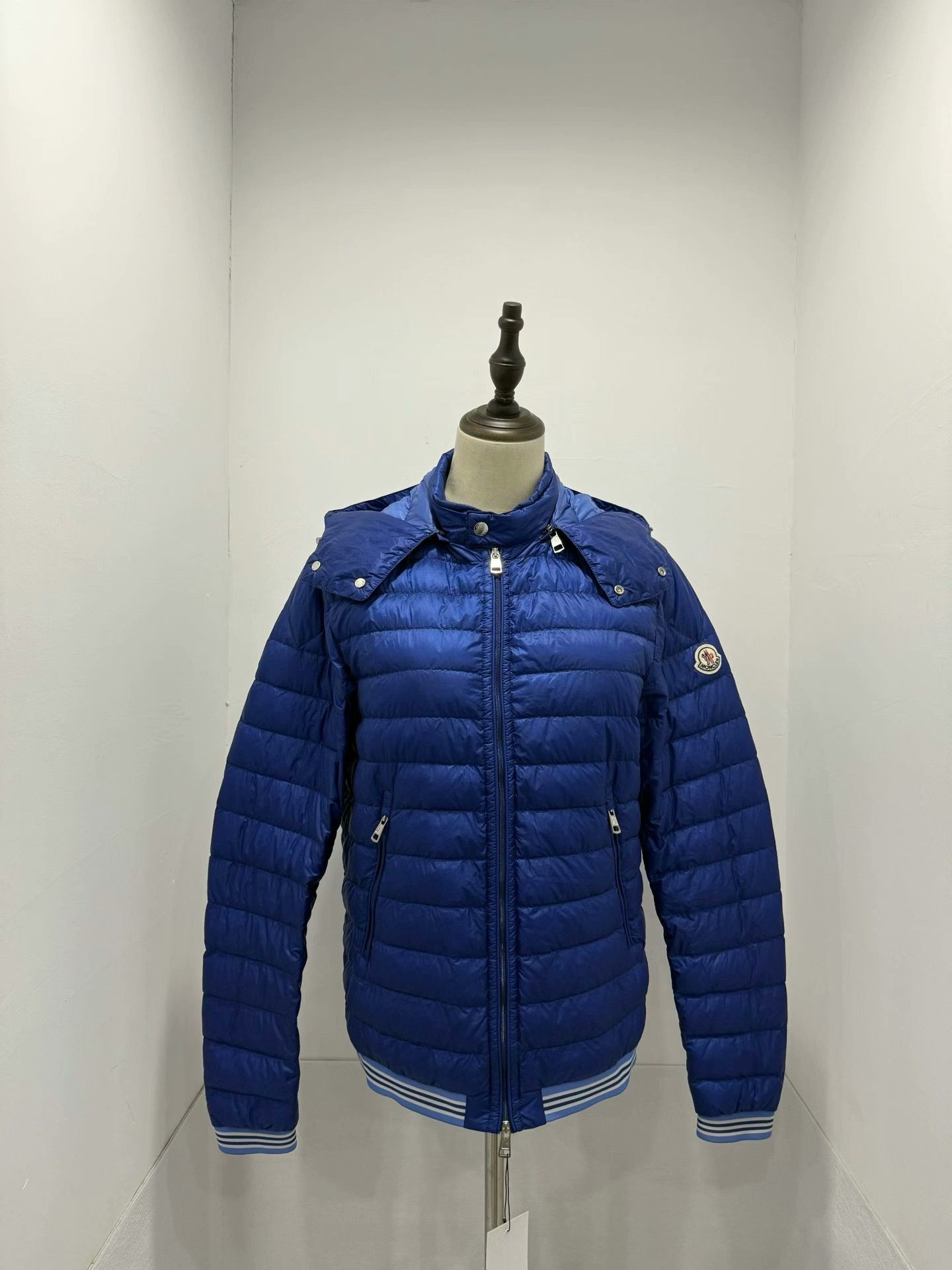 Moncler blue Moncler striped puffer jacket Size S / US 4 / IT 40 - 1 Thumbnail