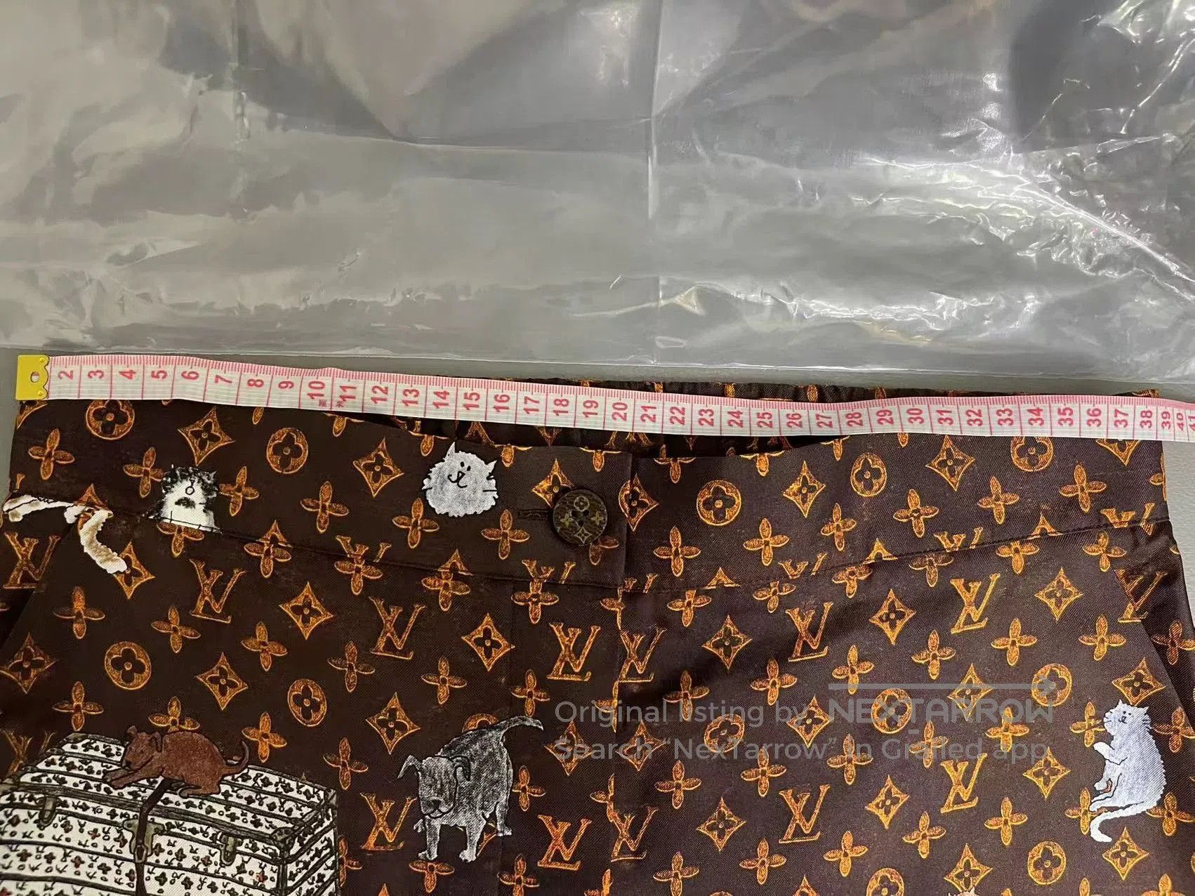 Louis Vuitton Louis Vuitton Monogram Cat Print Silk Shorts. Size 37" - 4 Thumbnail