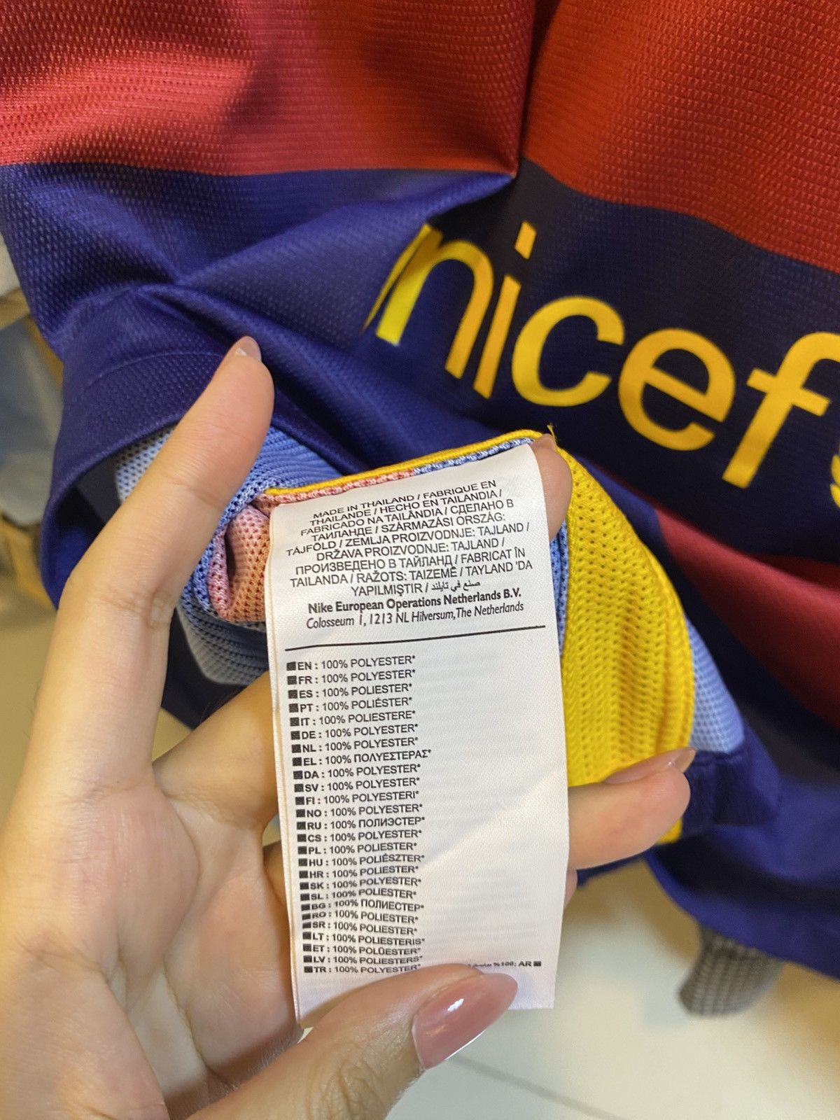 Nike 2015-2016 FC Barcelona Home Kit SUAREZ 9 Size US L / EU 52-54 / 3 - 5 Thumbnail