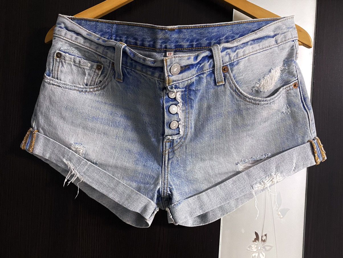 Levi's Vintage Clothing Women’s Levi’s Washed Distressed Reworked Shorts Denim Jeans Size 27" / US 4 / IT 40 - 2 Thumbnail