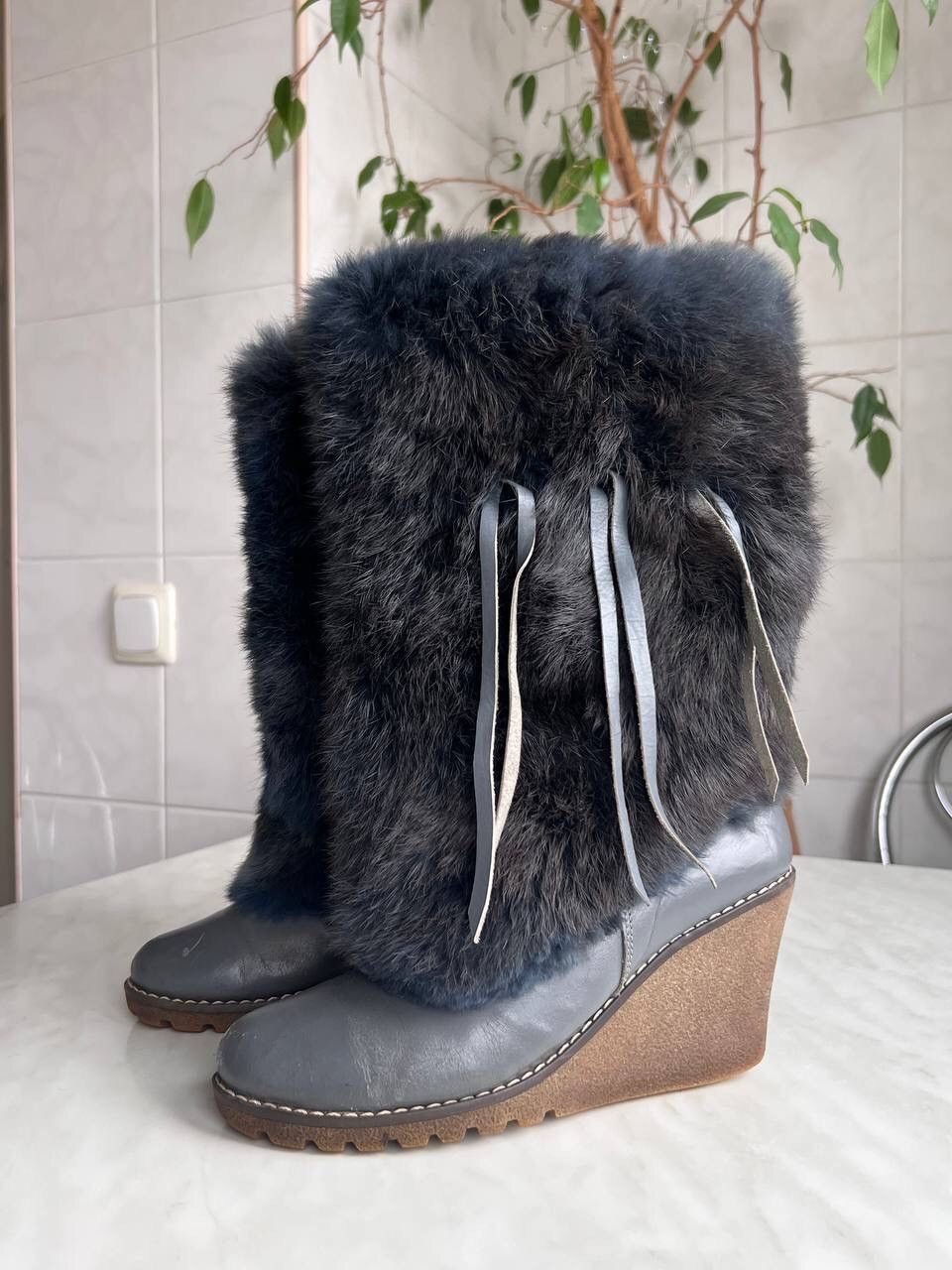 Yeti Fur Yeti Vintage Winter High Platform Boots Y2K 2000s FUR Size US 7 / IT 37 - 4 Thumbnail