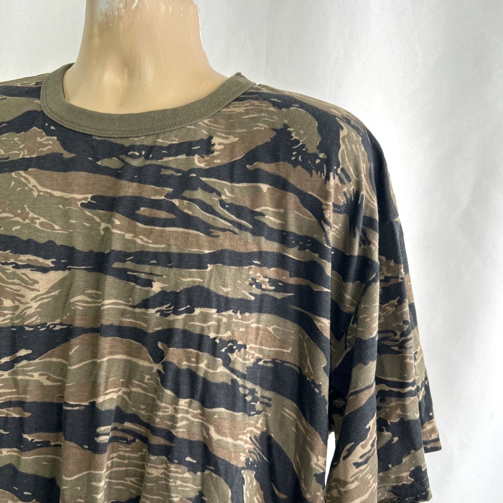 Rothco VINTAGE Rothco Shirt 3XL Tiger Stripe Camo Short Sleeve Crewneck Outdoors Mens Size US XXL / EU 58 / 5 - 2 Thumbnail