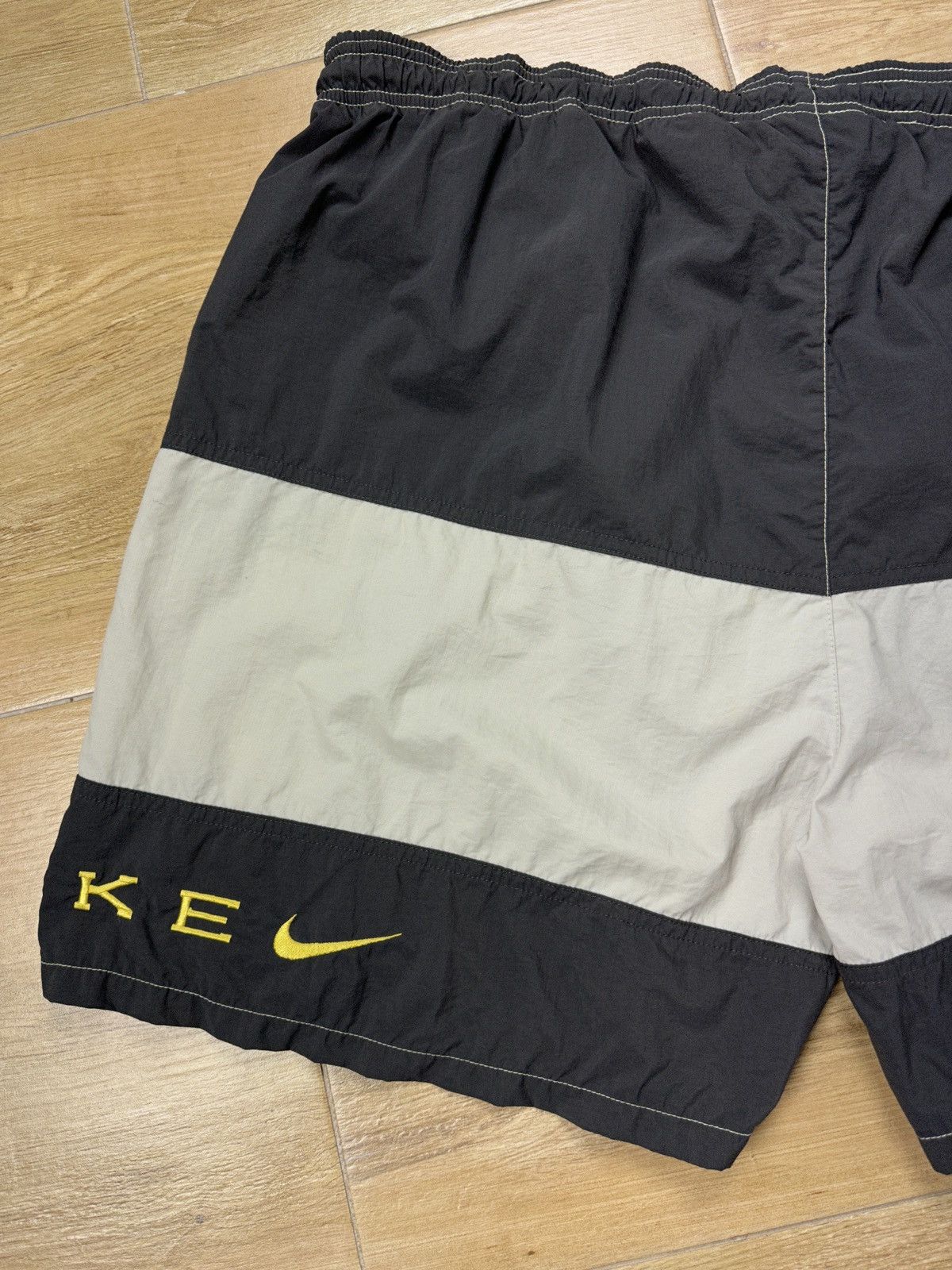 Nike × Vintage Vintage 90’s Nike Big Logo Nylon Shorts Size US 38 / EU 54 - 11 Thumbnail