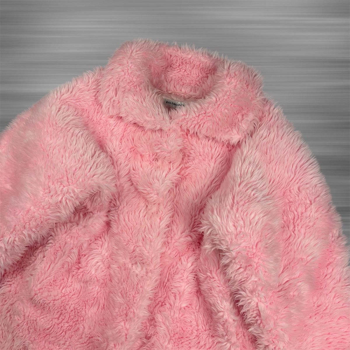 Balenciaga Balenciaga F/W20 Faux Fur Oversized ʼPink’ Coat Retail 3000$ Size S / US 4 / IT 40 - 2 Thumbnail