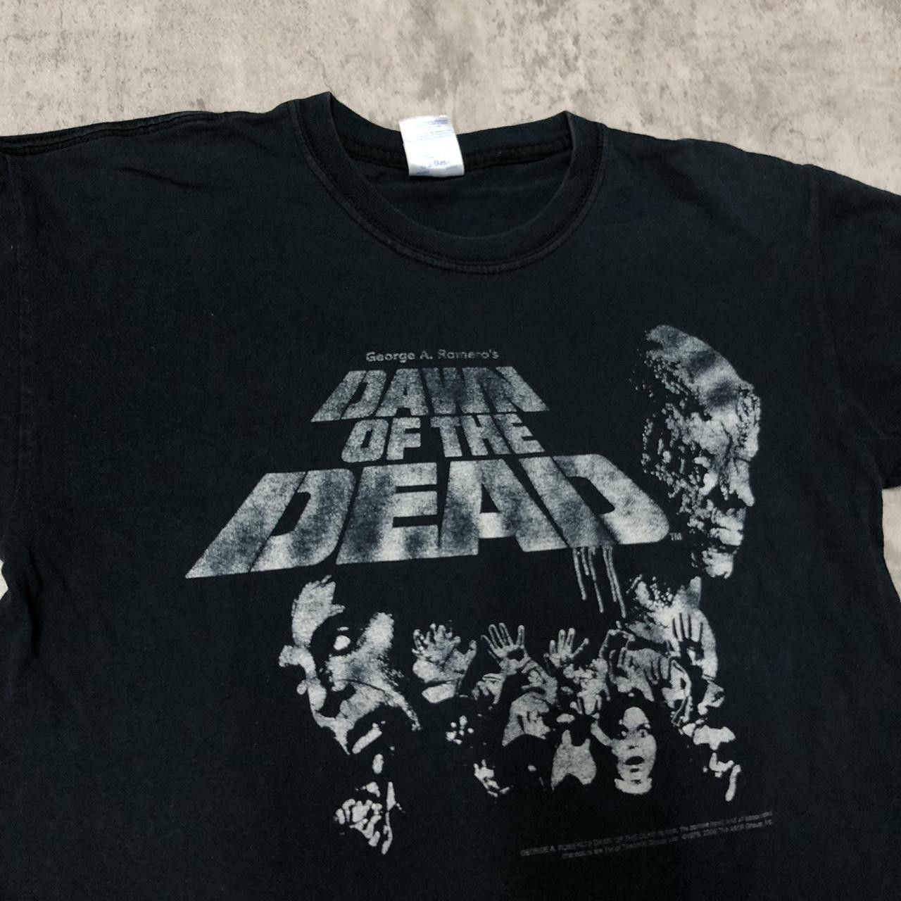Gildan Dawn of the Dead graphic tee #horror #retro Size US M / EU 48-50 / 2 - 2 Thumbnail