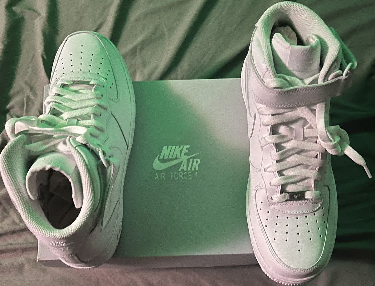 Nike Nike Air Force triple white Size US 11.5 / EU 44-45 - 1 Thumbnail