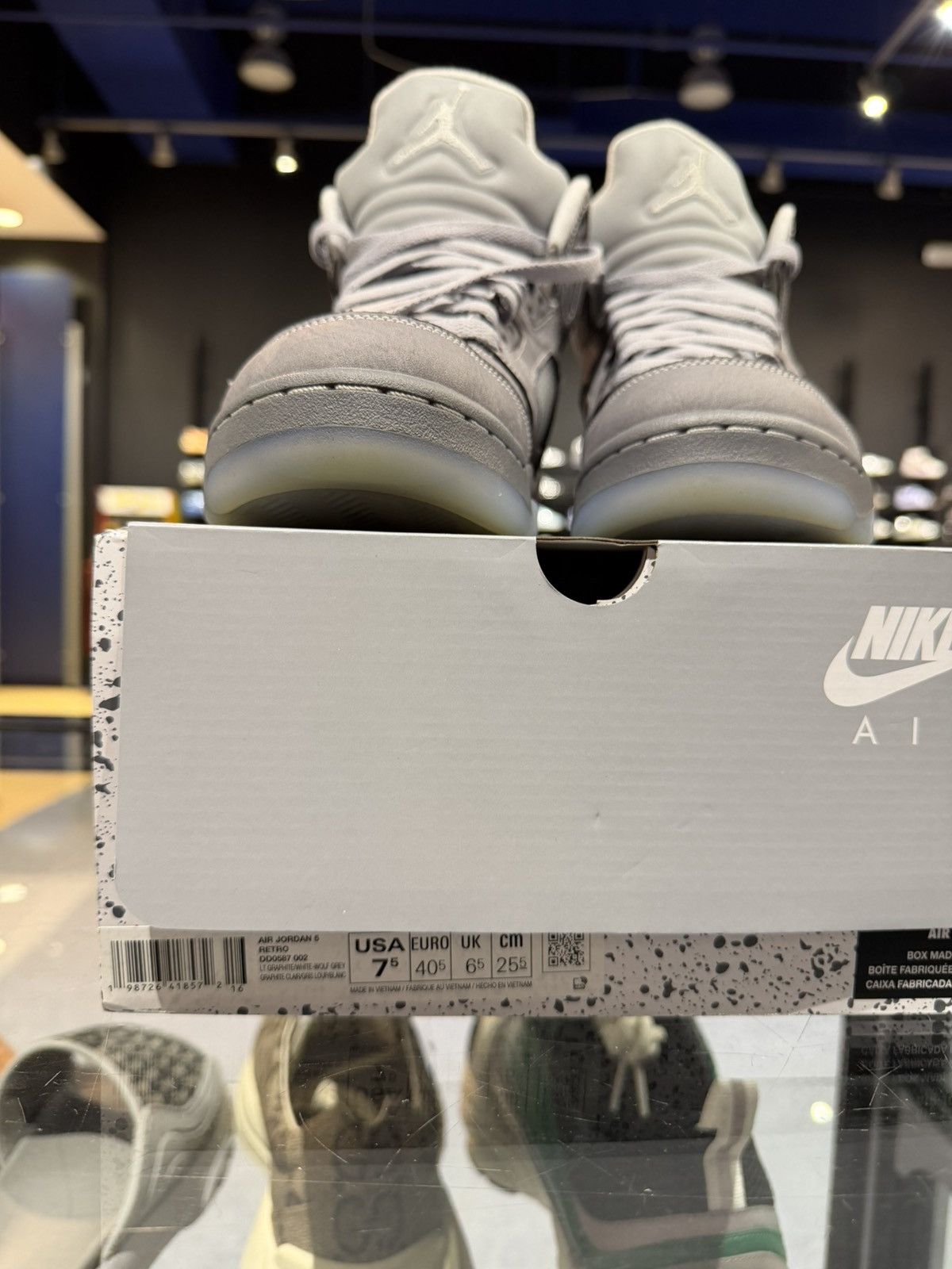 Jordan Brand Size 7.5 - Jordan 5 Retro Wolf Grey Size US 7.5 / EU 40-41 - 11 Thumbnail