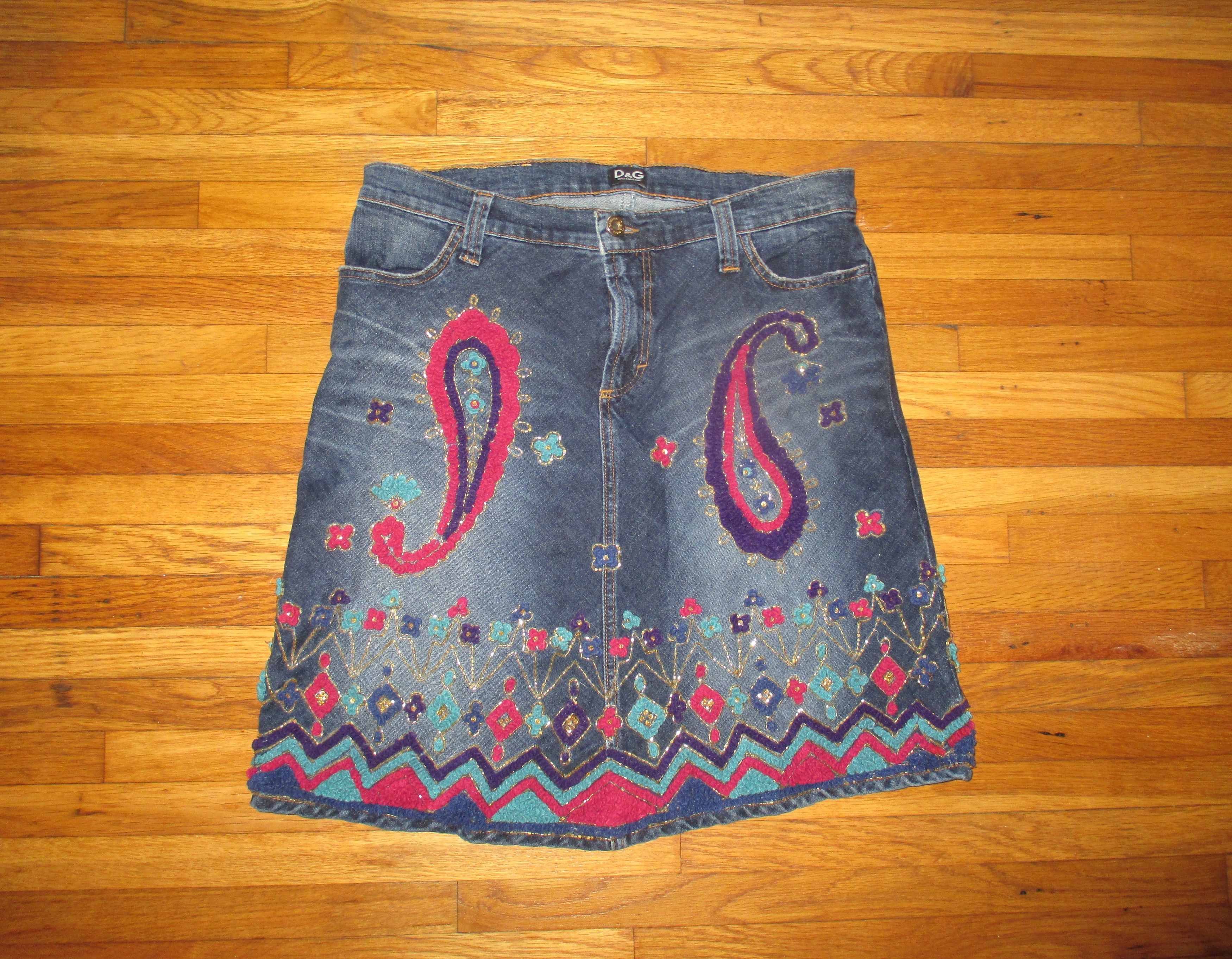 Dolce & Gabbana Vintage 2000s Dolce & Gabbana Southwestern Denim Skirt Size 30" / US 8 / IT 44 - 1 Thumbnail