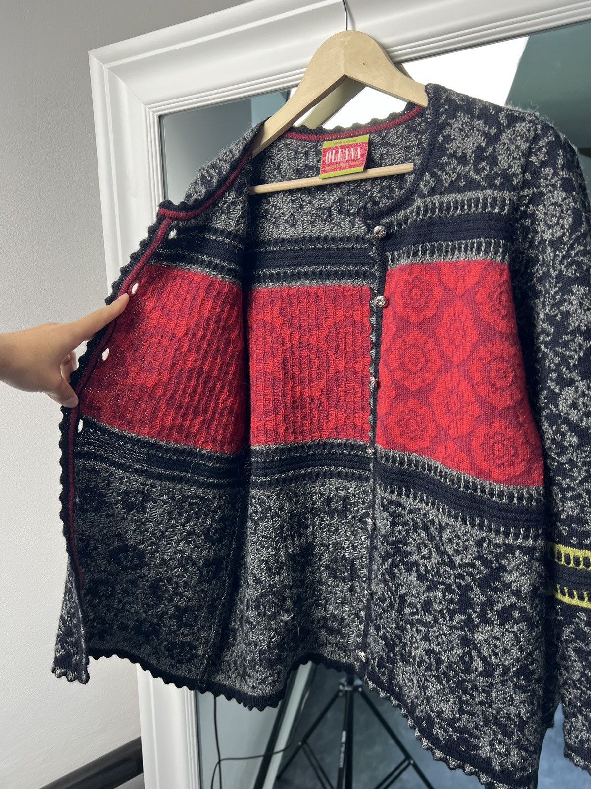 Designer Oleana Norway Alpaca Floral Cardigan Sweater Size M Size M / US 6-8 / IT 42-44 - 3 Thumbnail