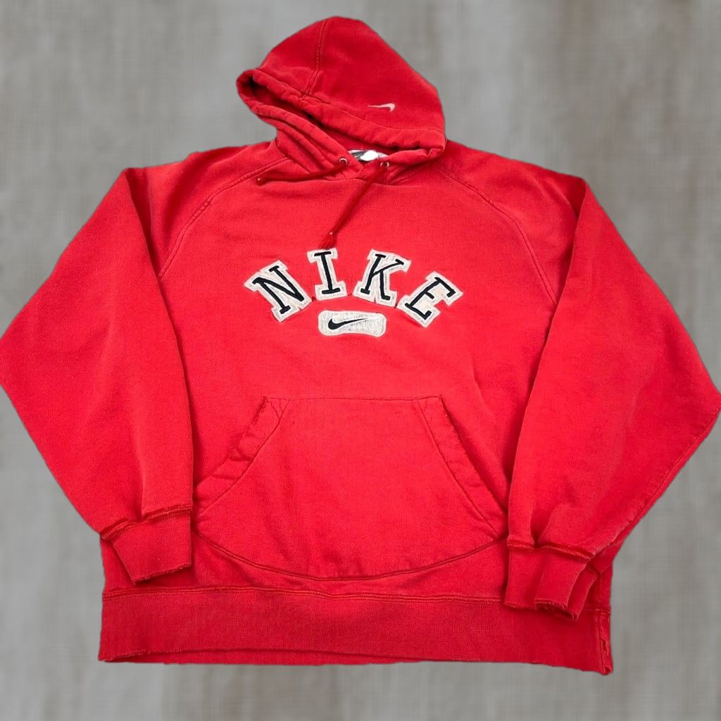 Nike VINTAGE Nike Hoodie Men Large Red Sweatshirt Pullover 90s Logo All Seasons Grunge Size US L / EU 52-54 / 3 - 1 Thumbnail