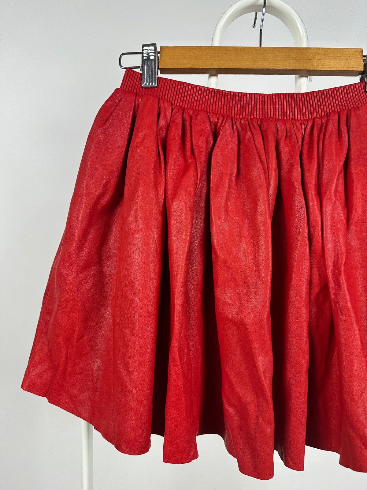 Miu Miu Miu Miu Red Leather Lambskin Mini Skirt Size 27" / US 4 / IT 40 - 4 Thumbnail