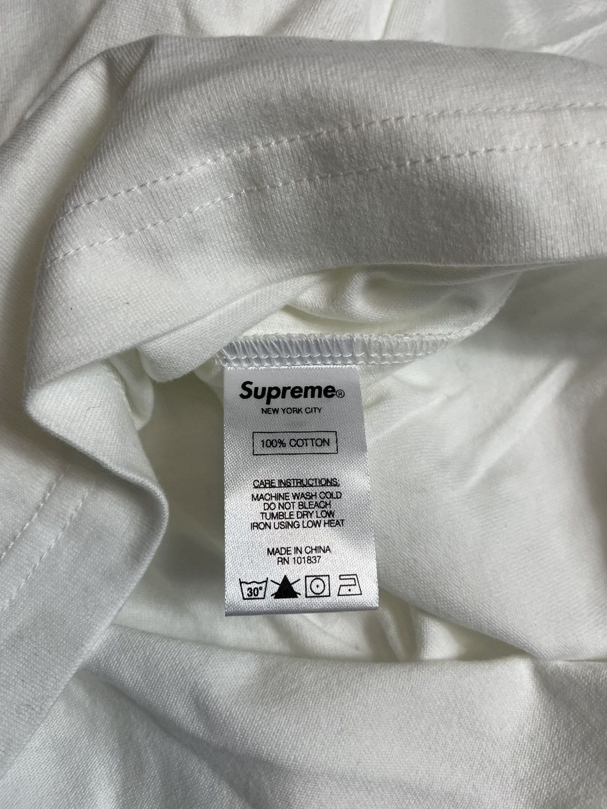 Supreme Supreme “Chenille Arc Top” Logo FW15 Men’s Size Large White Size US L / EU 52-54 / 3 - 5 Thumbnail