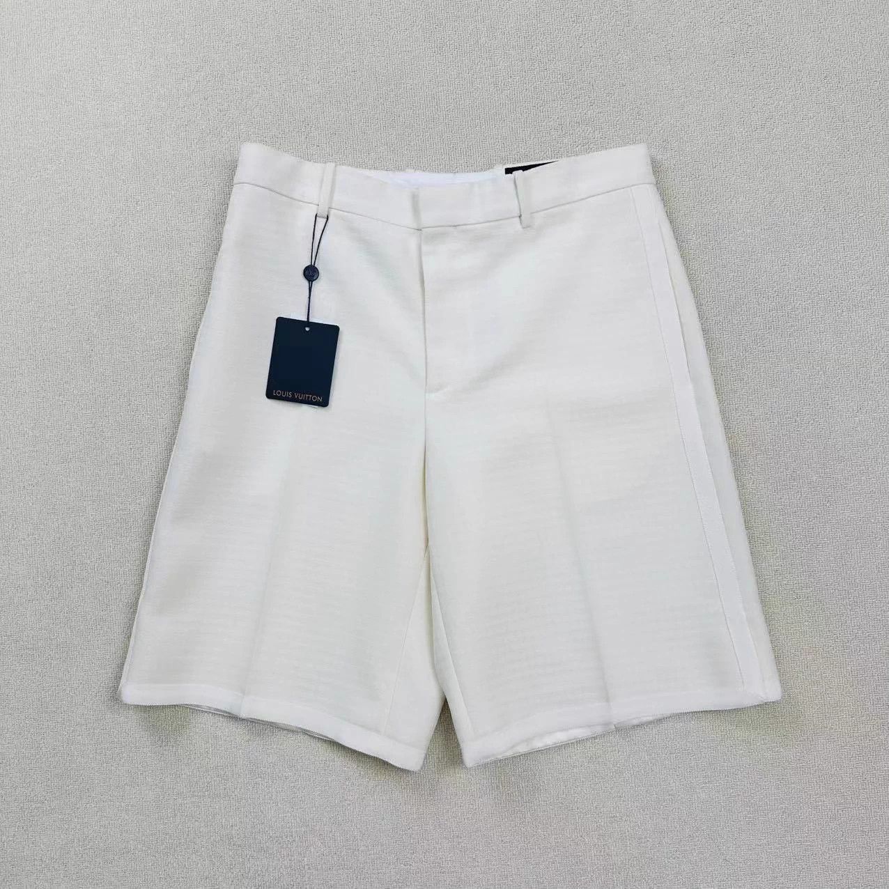 Louis Vuitton LV new gradient logo shorts 50 Size US 34 / EU 50 - 1 Thumbnail