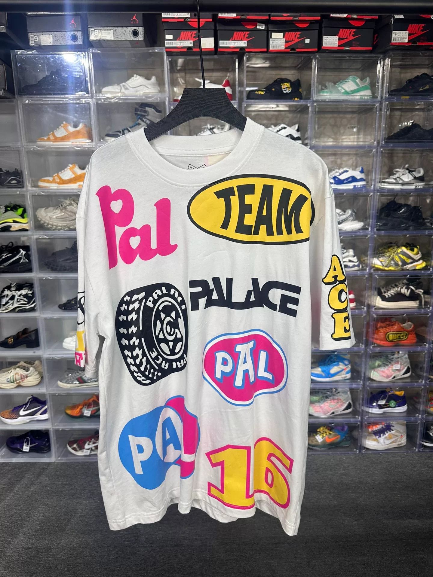 Palace Palace Graphic T-Shirt l Men Size US L / EU 52-54 / 3 - 1 Thumbnail