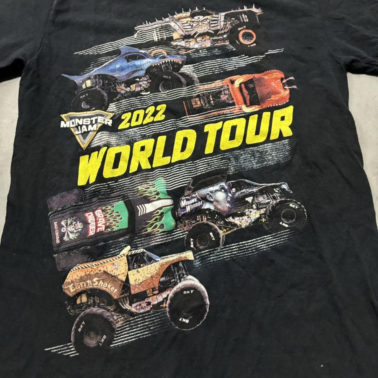 Japanese Brand × Vintage Crazy Vintage Y2K/2000s Grunge Monster Jam Grave Digger Graphic Tee! Size US S / EU 44-46 / 1 - 2 Thumbnail