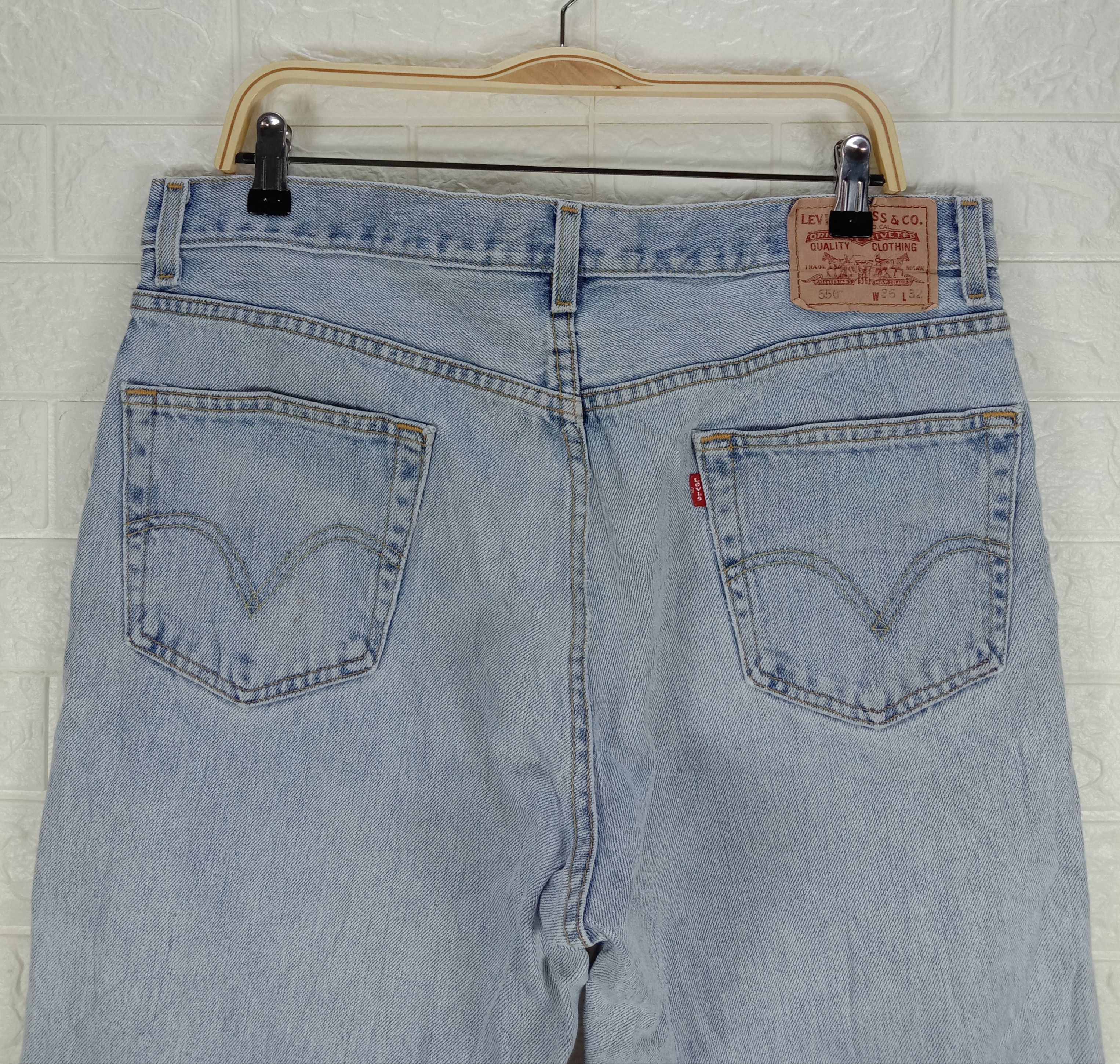 Vintage Levi's 550 Jeans Light Wash Relaxed Fit Denim