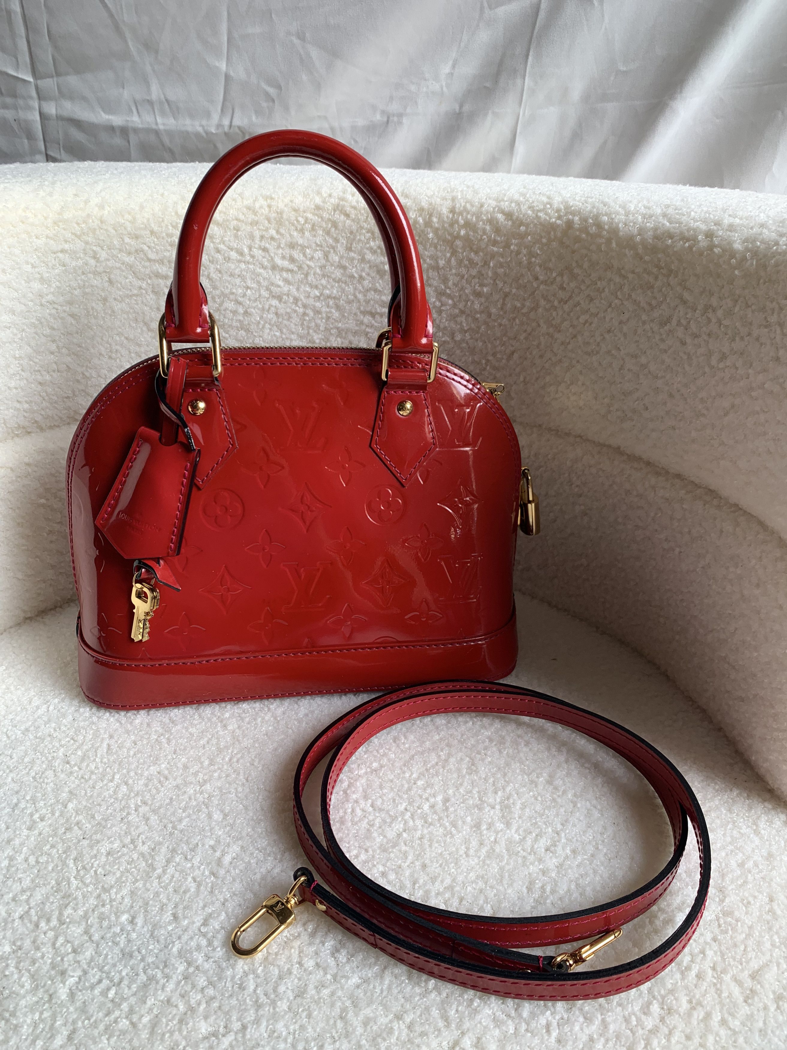 Louis Vuitton Authentic Louis Vuitton Alma BB Vernis – Rose Indien Size ONE SIZE - 2 Thumbnail