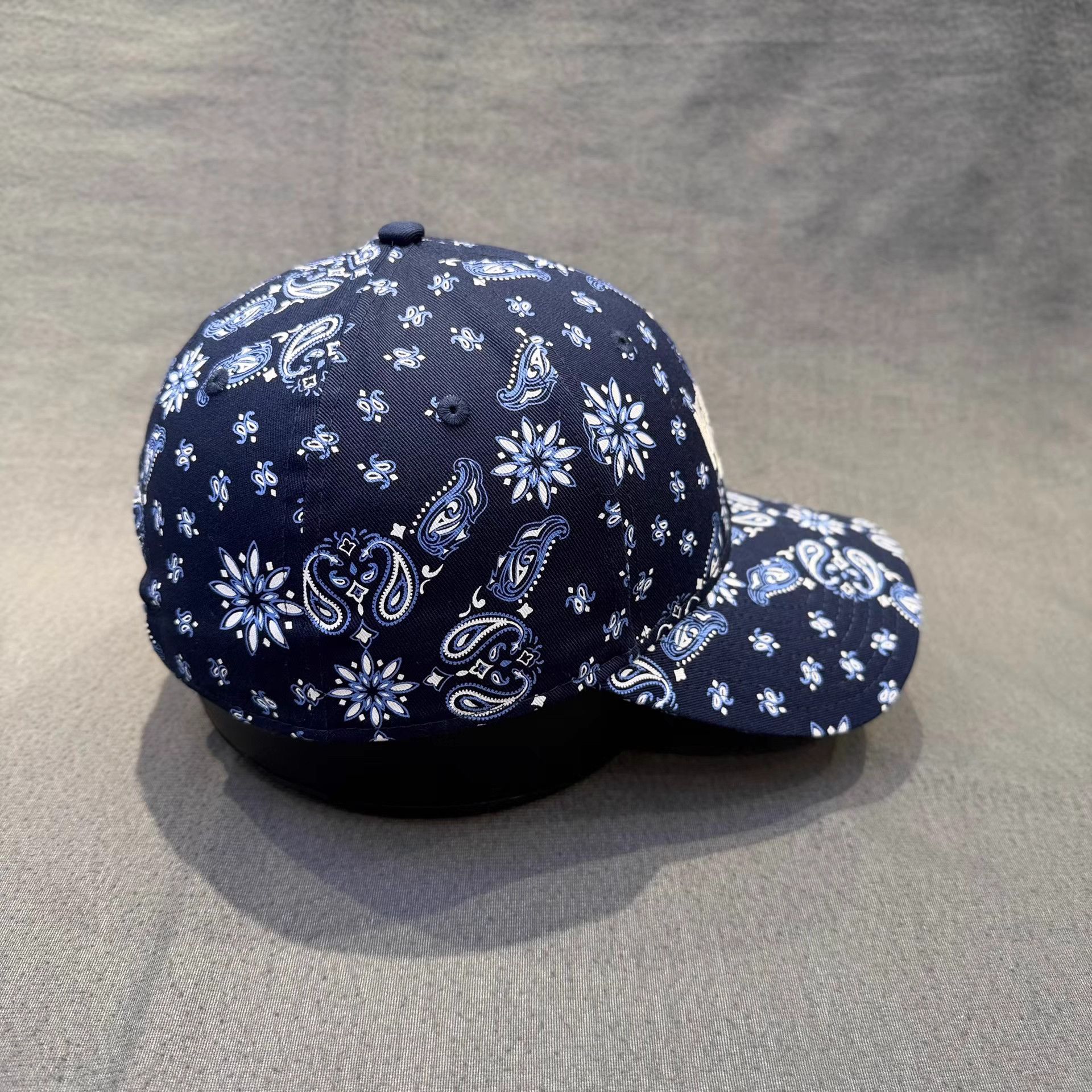 New Era New Era curved brim cap。 Q5 Size ONE SIZE - 6 Thumbnail
