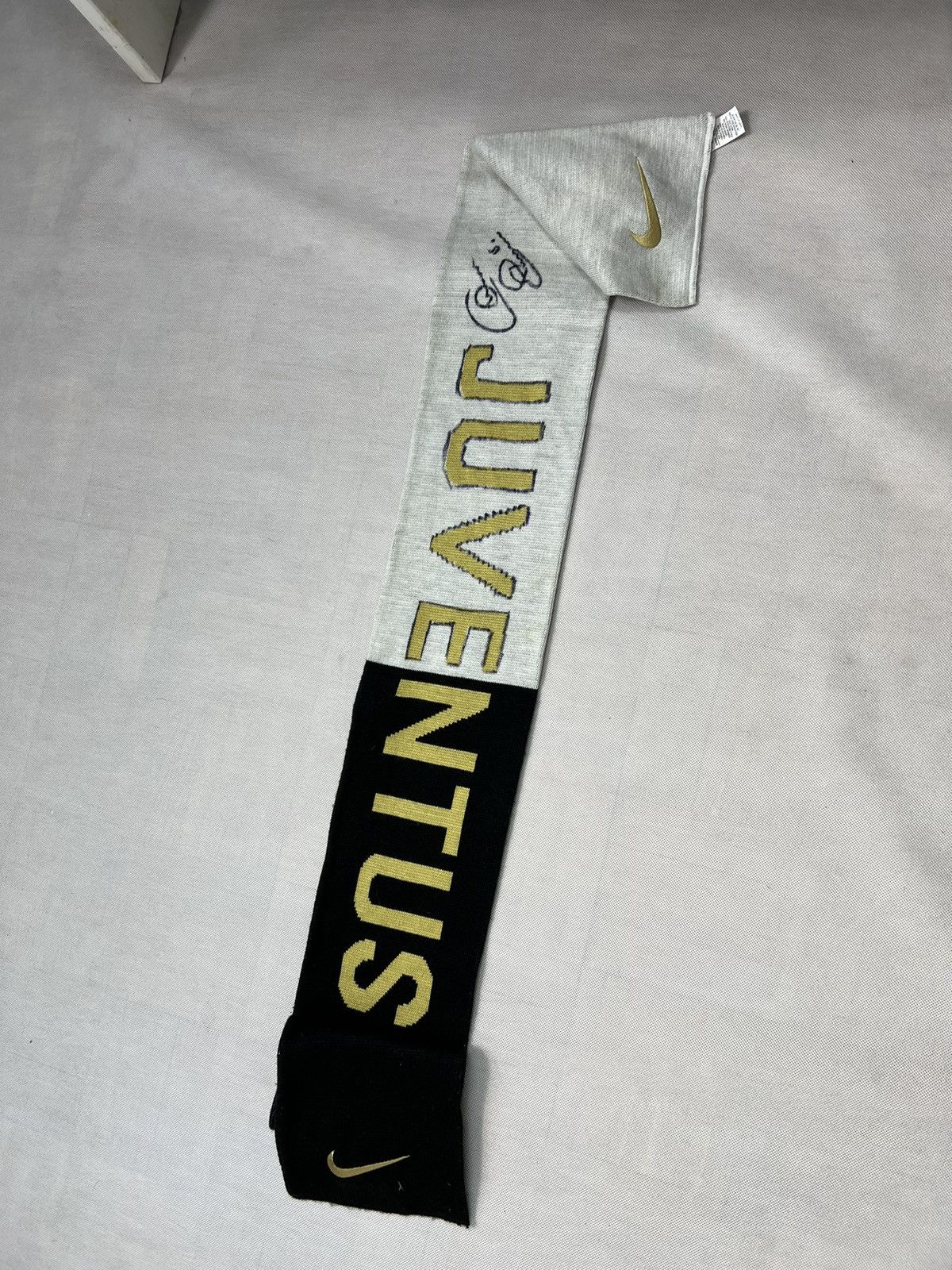Nike Scarf Nike Juventus 1897 autograph Size ONE SIZE - 3 Thumbnail