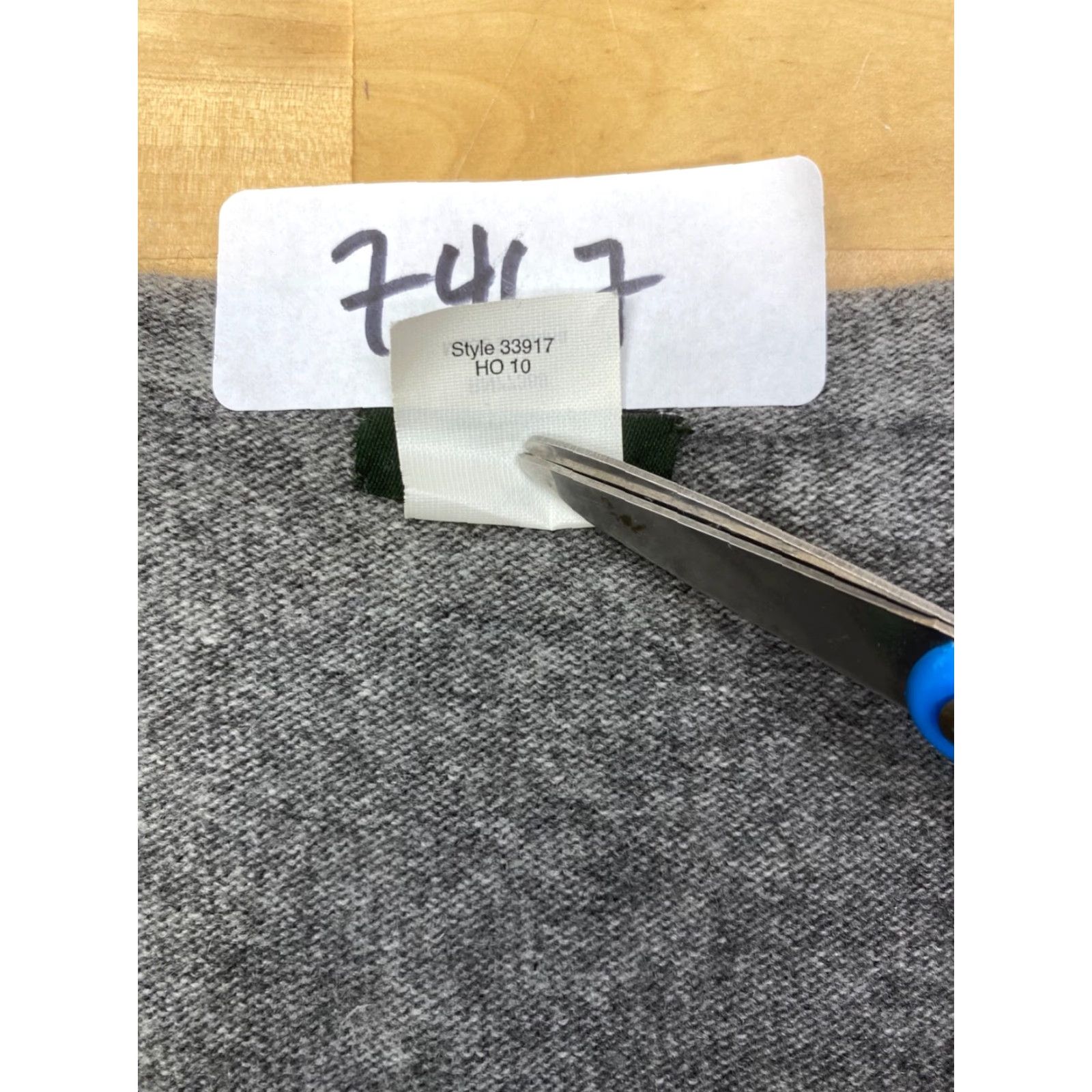 J.Crew J.CREW Cardigan Sweater Womens XS Gray Wool Cashmere Blend V-Neck Size XS / US 0-2 / IT 36-38 - 3 Thumbnail