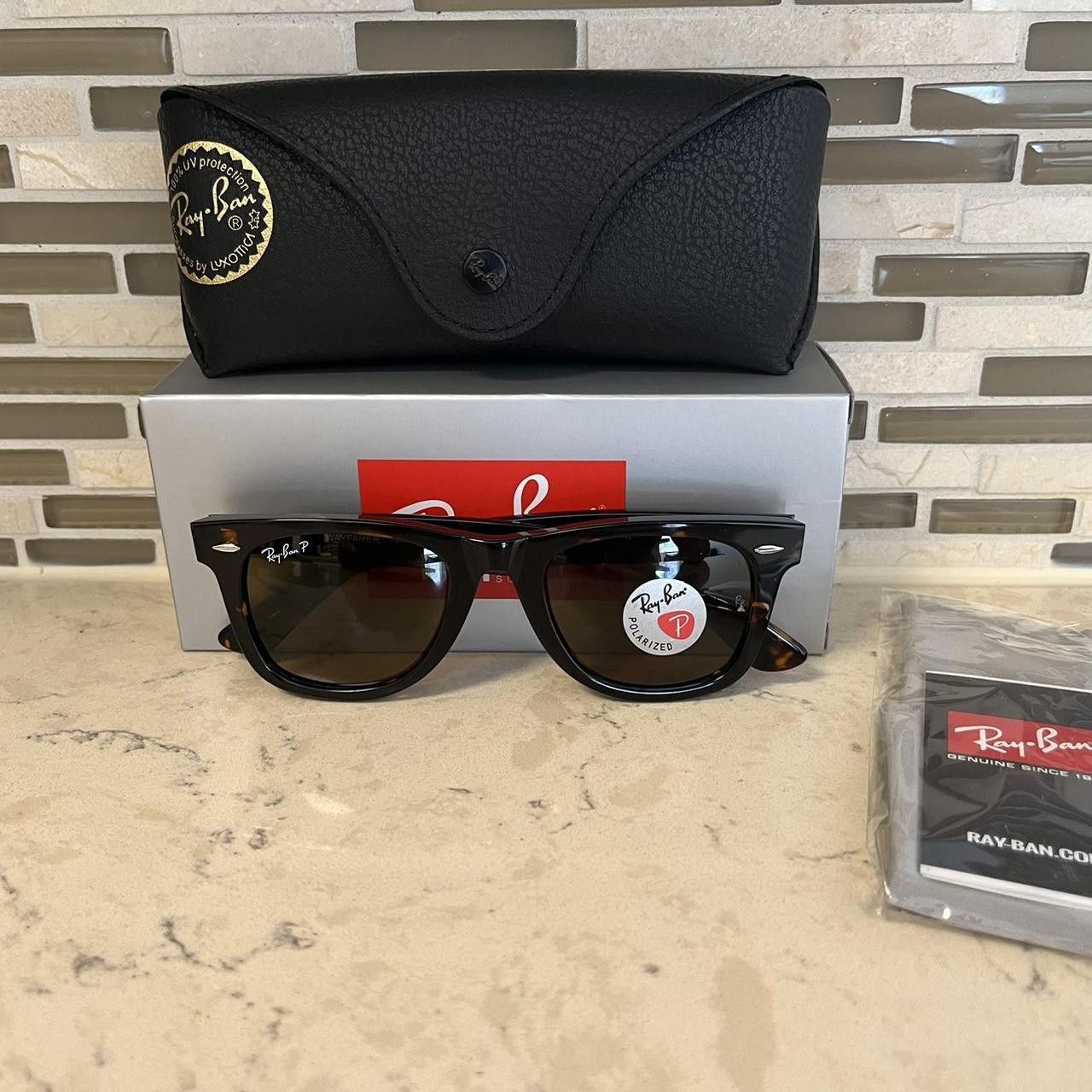 RayBan Wayfarer Size ONE SIZE - 1 Thumbnail