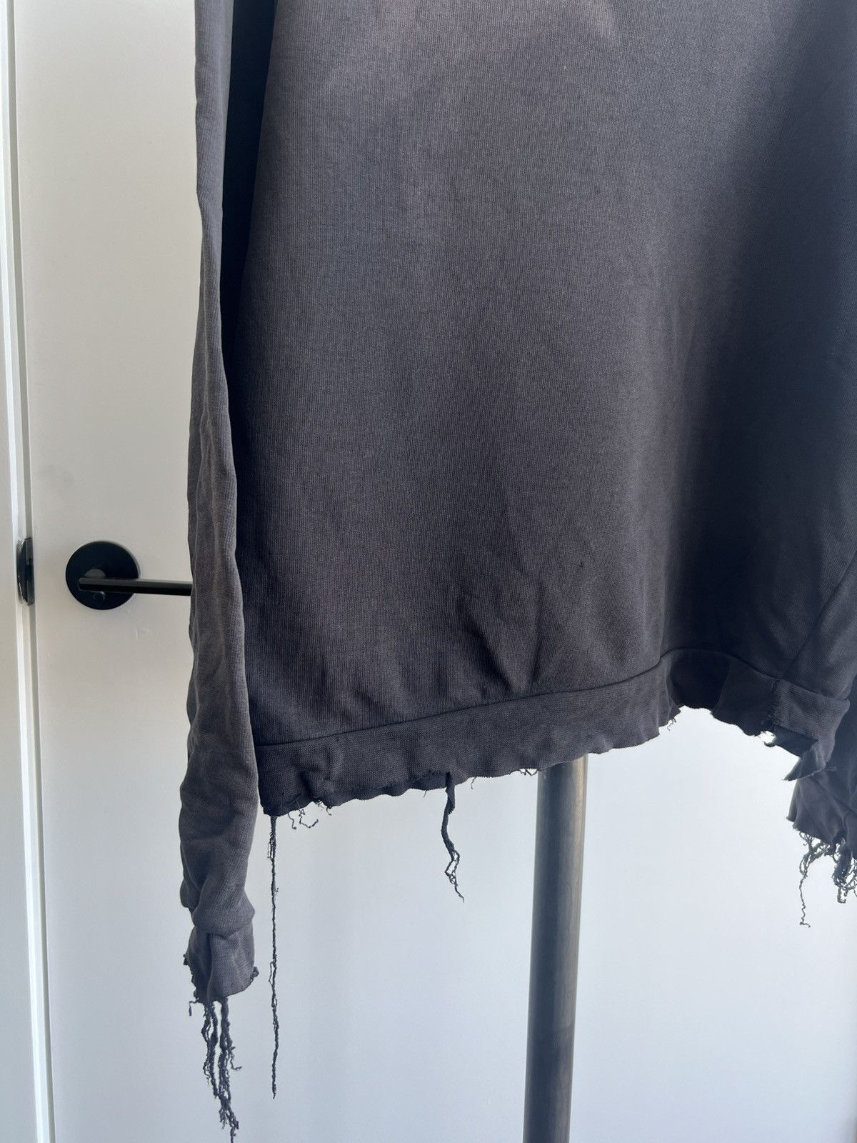 Helmut Lang Vintage Thrashed Crewneck Sweatshirt Size US L / EU 52-54 / 3 - 3 Thumbnail