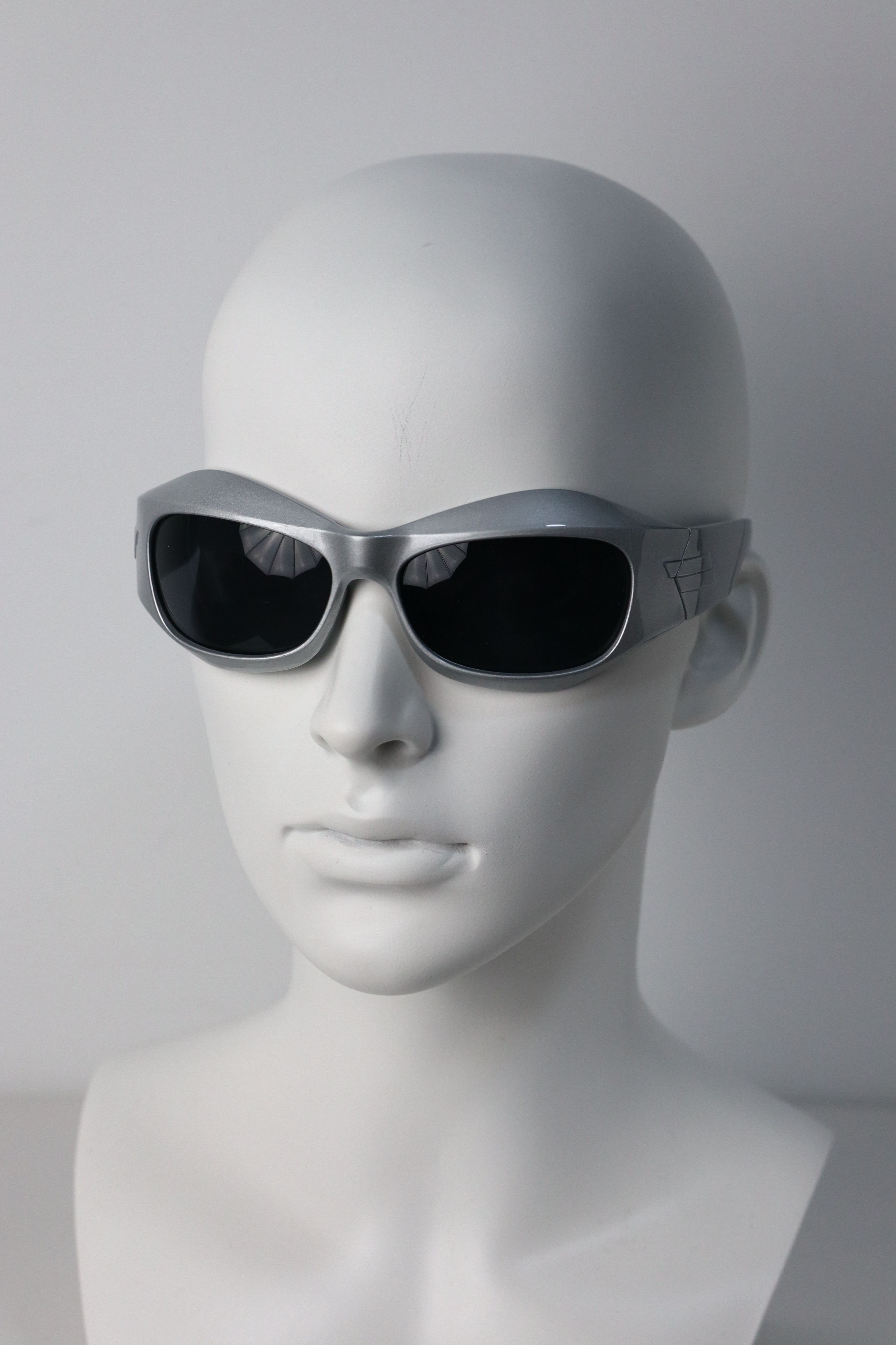 Japanese Brand Y2k Avant Garde Futuristic Silver Black Sunglasses Unisex OS Size ONE SIZE - 3 Thumbnail