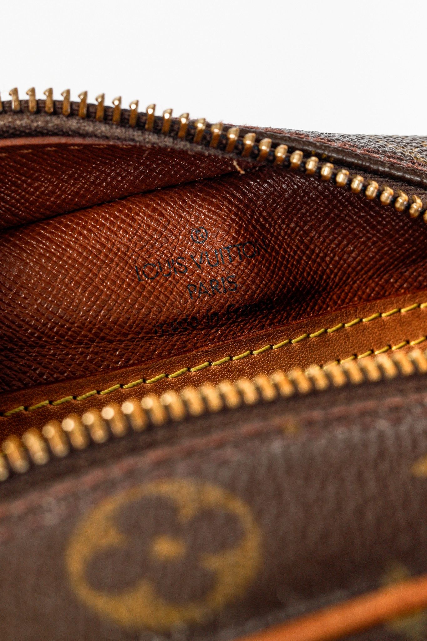 Louis Vuitton Louis Vuitton Blois Monogram Canvas Shoulder Bag Size ONE SIZE - 10 Thumbnail