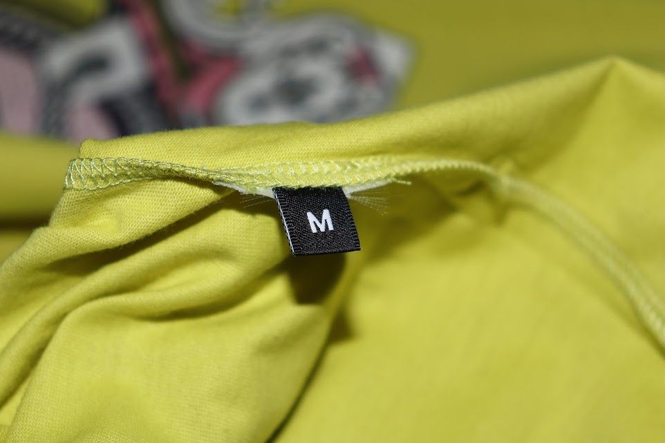 Balmain o1rshd1 Crest Logo T-Shirt / 374 Saint-Honore in Yellow Size US M / EU 48-50 / 2 - 9 Thumbnail
