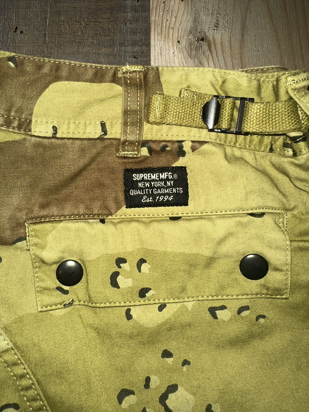 Supreme SUPREME OVERDYED CAMO CARGO SHORTS Size US 32 / EU 48 - 4 Thumbnail
