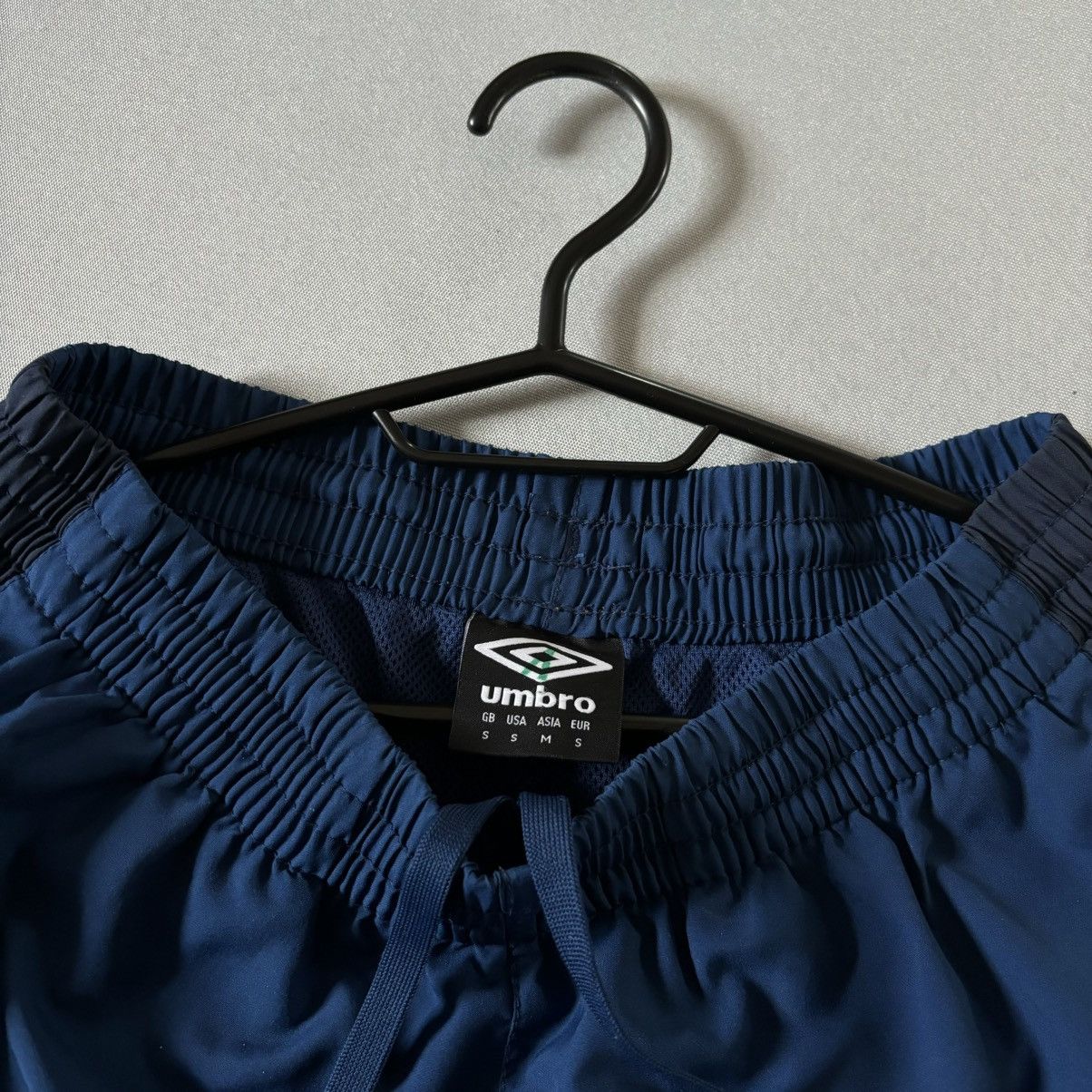 Umbro Umbro shorts small blue sportswear vintage streetwear Size US 30 / EU 46 - 4 Thumbnail