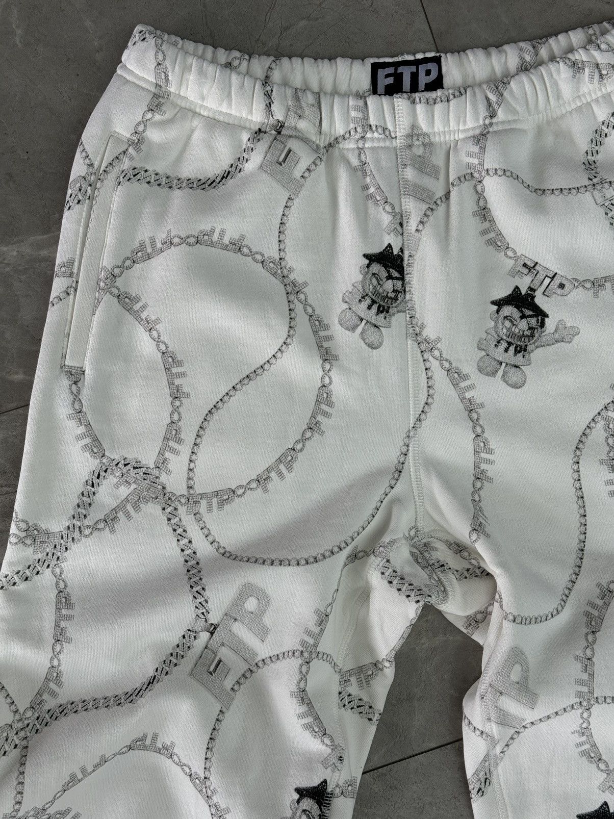 Fuck The Population FTP Boris Diamond Chain Sweatpants White Size US 30 / EU 46 - 2 Thumbnail