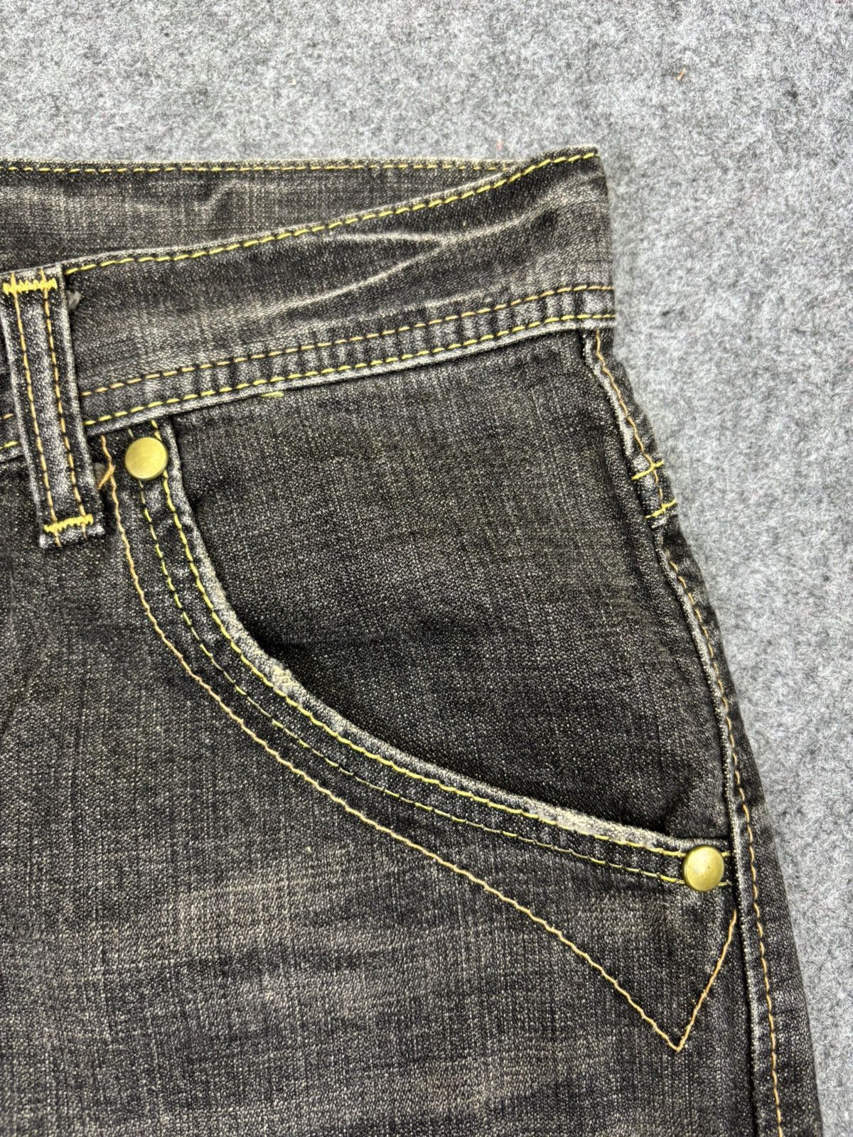Wrangler 💥Flare💥Insane 90s Style Wrangler Mudwash Flare Denim F917 Size US 32 / EU 48 - 7 Thumbnail