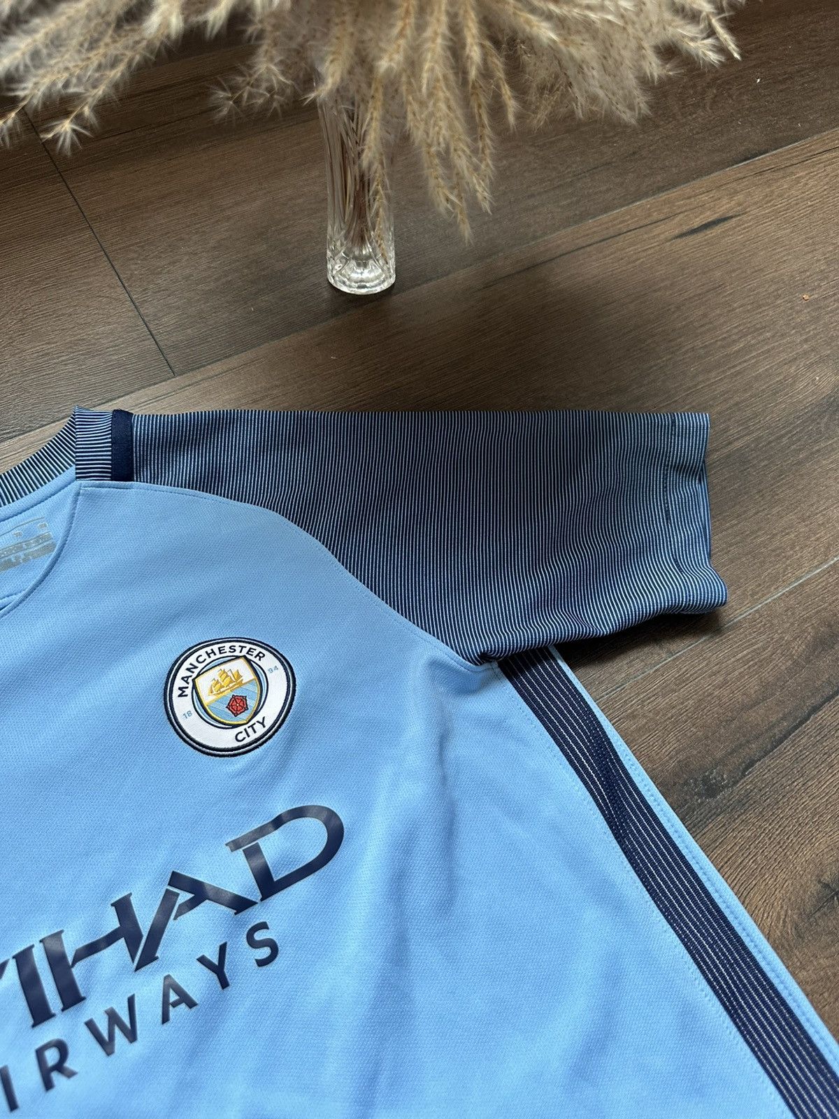 Nike Vintage 2016 De Bruyne Manchester City Jersey Size US M / EU 48-50 / 2 - 7 Thumbnail