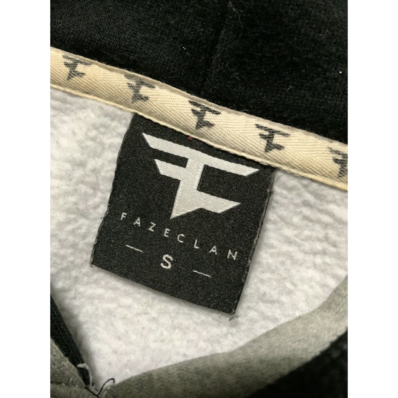 Logo 7 Faze Clan Hoodie Shirt Pullover Mens S Heather Gray Esports Video Game Logo Sweatshirt Sz. S Size US S / EU 44-46 / 1 - 6 Thumbnail
