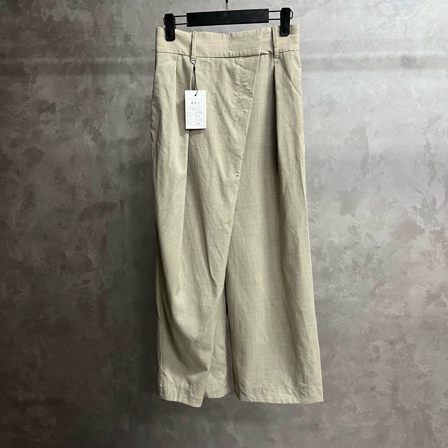 Loewe Loewe Casual Oversized Beige T-Shirt 36 Women Size S / US 4 / IT 40 - 1 Thumbnail
