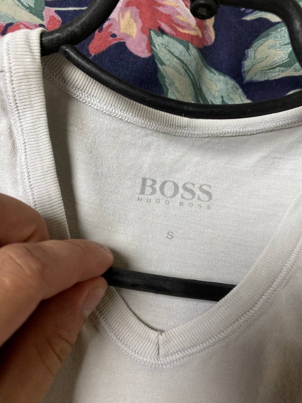 Hugo Boss × Vintage Hugo Boss T-Shirt Mens S Short Sleeve White Size US S / EU 44-46 / 1 - 2 Thumbnail