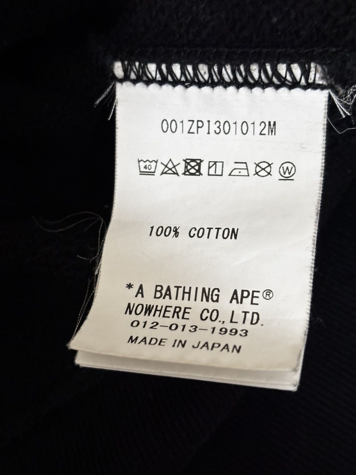 Bape Auth ale bape glow in the dark shark full zip hoodie M used Size US M / EU 48-50 / 2 - 10 Thumbnail