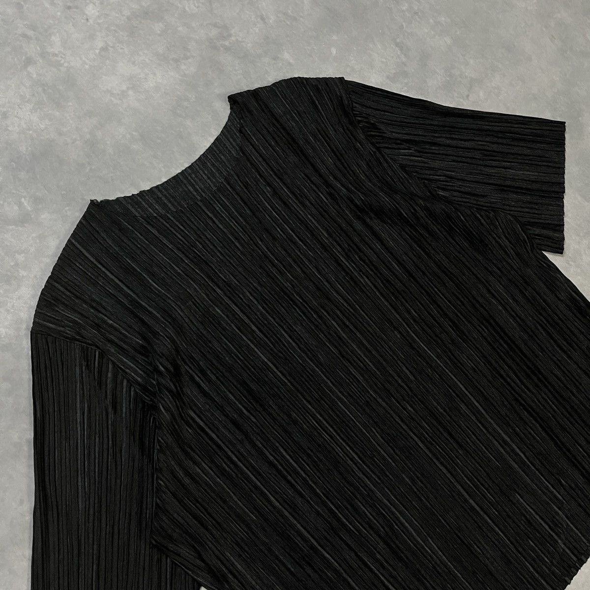 Japanese Brand 2000s Pleats Please by Issey Miyake Vibe T-Shirt Size M / US 6-8 / IT 42-44 - 3 Thumbnail