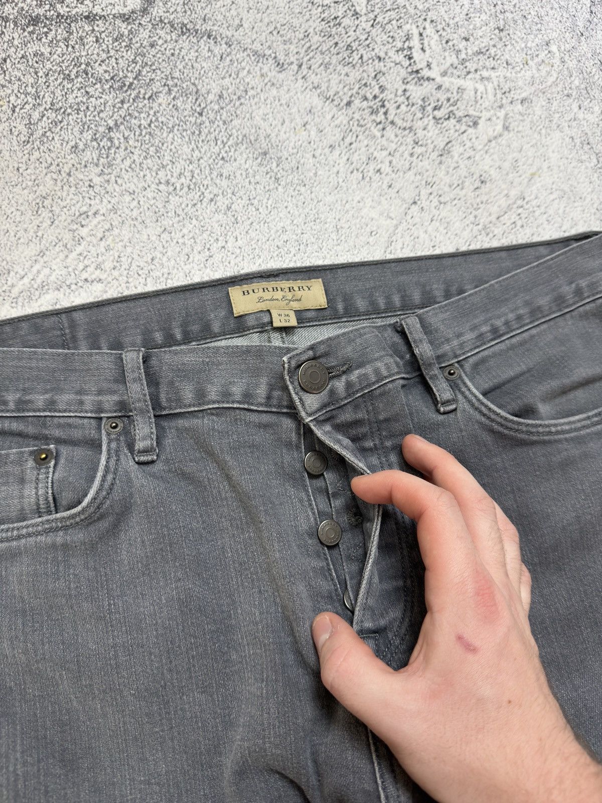 Burberry Burberry London England Straight Leg Grey Jeans Size 36x32 Size US 36 / EU 52 - 12 Thumbnail