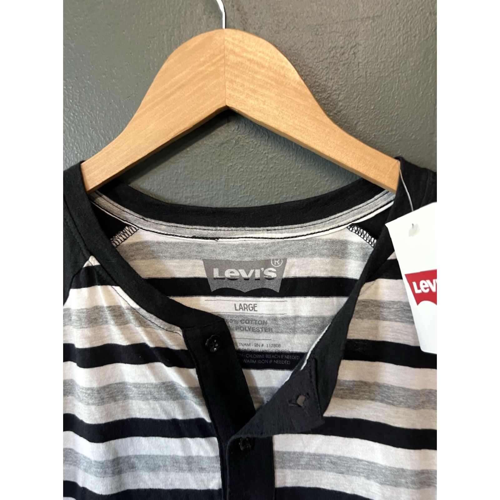 Levi's VINTAGE Levis Mens Black Striped Short Sleeve Henley Shirt L NWT Size US L / EU 52-54 / 3 - 3 Thumbnail