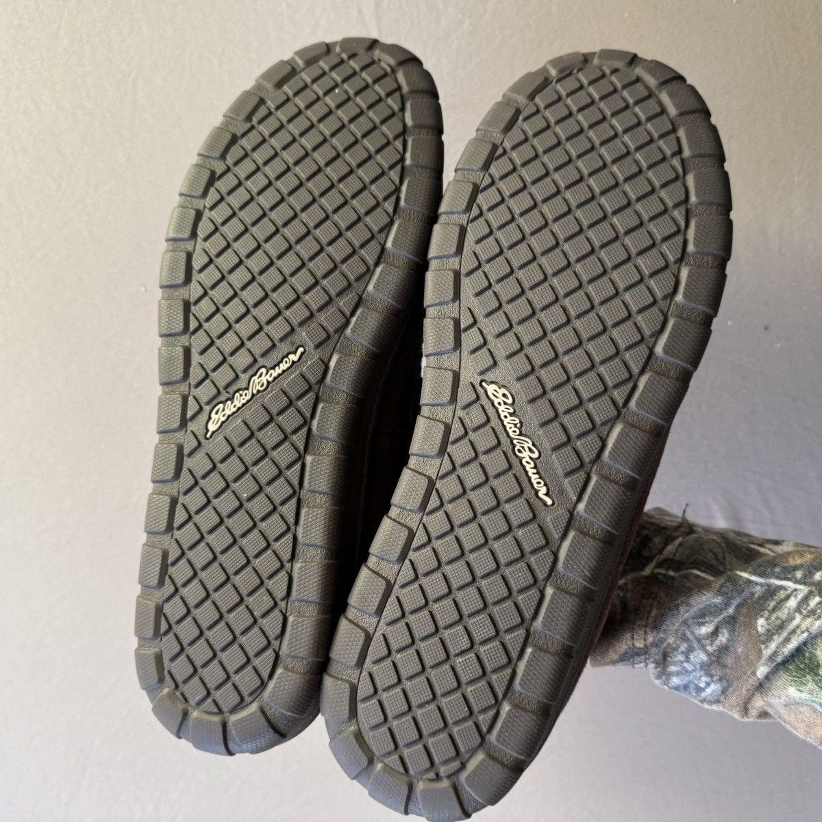 Eddie Bauer Eddie Bauer Shearling-Lined Moccasin Slippers Size US 10 / EU 43 - 6 Thumbnail