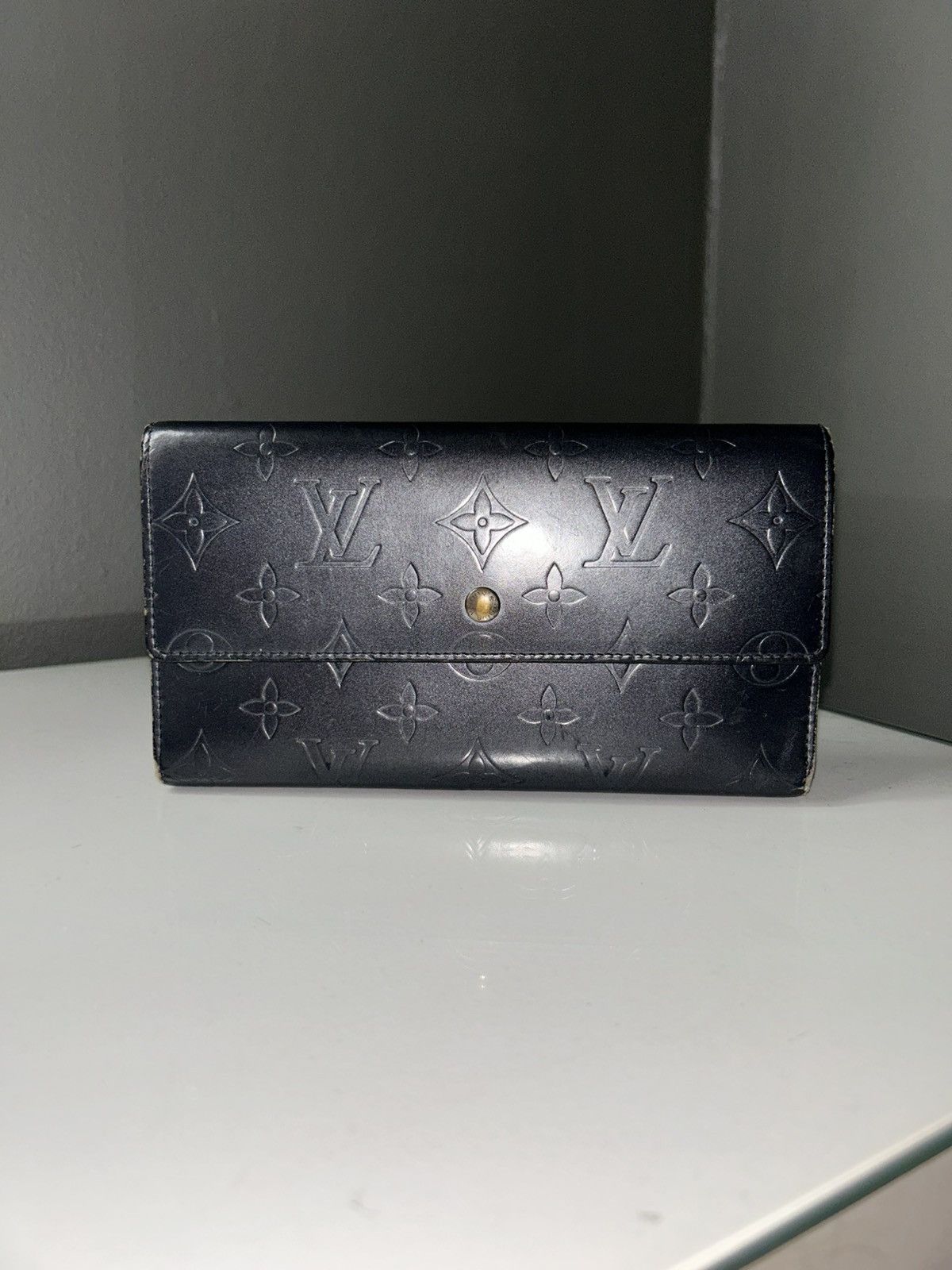Louis Vuitton Louis Vuitton Gray Vernis Mat Porte Tresor Int’l Wallet Size ONE SIZE - 1 Thumbnail