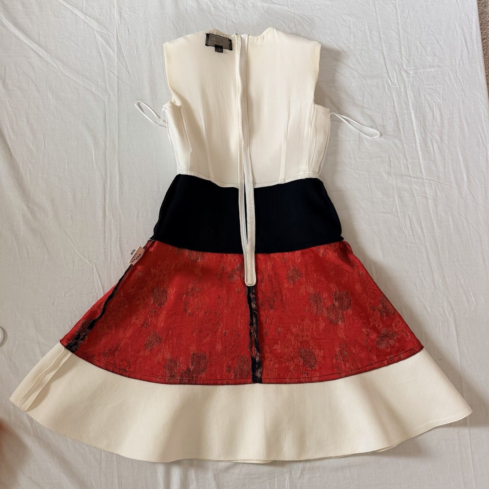 Giambattista Valli Giambattista Valli Pre Fall 2015 Runway Dress IT 38 XXS Silk Size XXS / US 00 / IT 34 - 8 Thumbnail