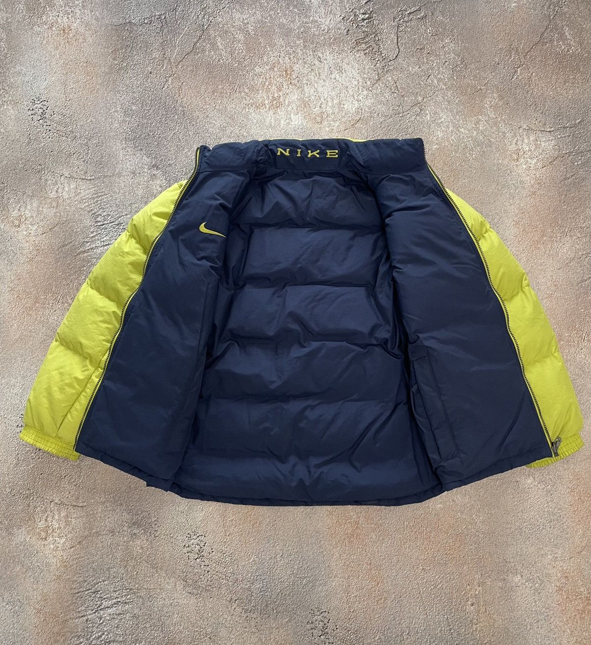 Nike Vintage Nike Big Logo Nylon Puffer Jacket Size US M / EU 48-50 / 2 - 11 Thumbnail