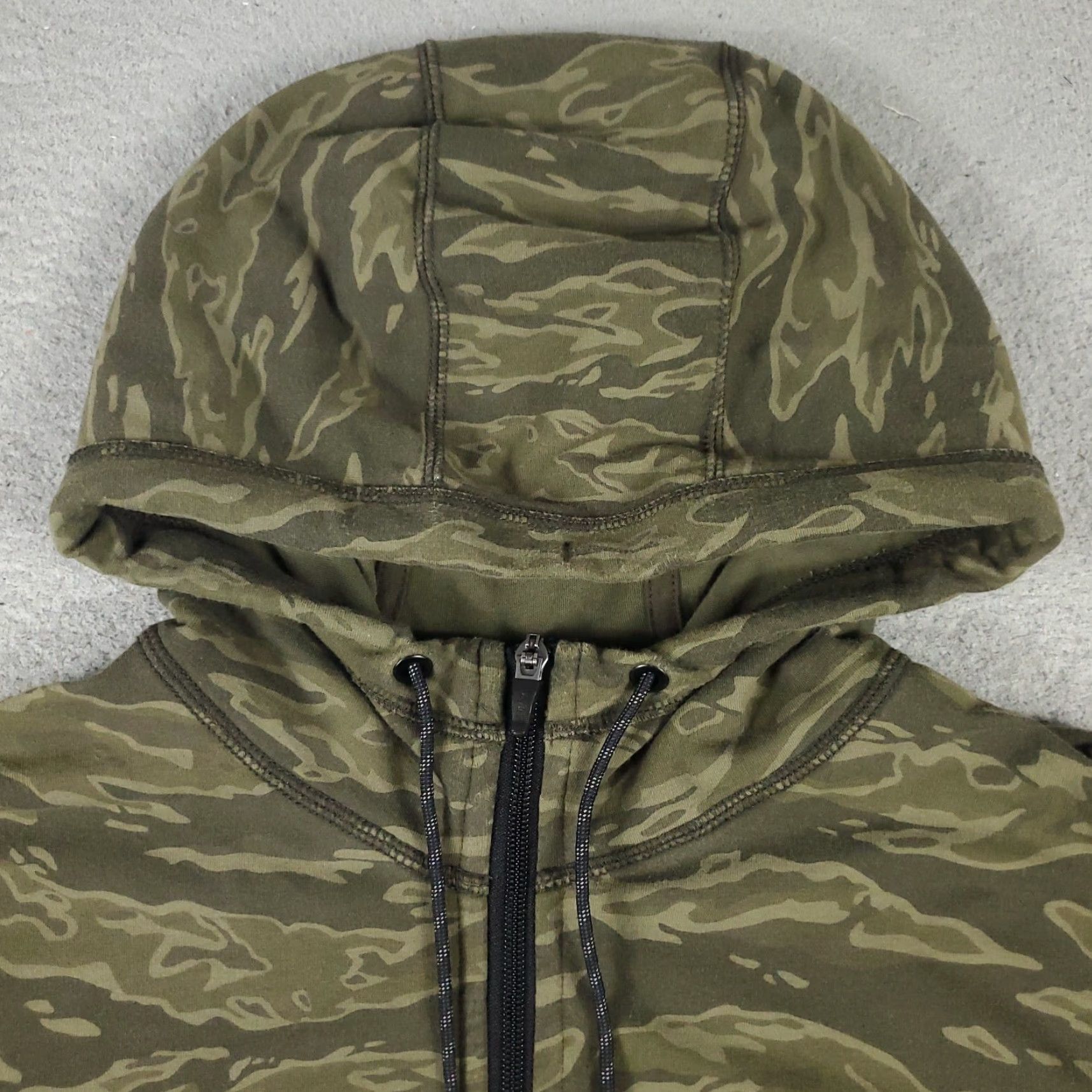 Abercrombie & Fitch Abercrombie & Fitch Camouflage Hoodie Full Zip Men’s XS Beige Cotton Blend Fleece Size US XS / EU 42 / 0 - 2 Thumbnail